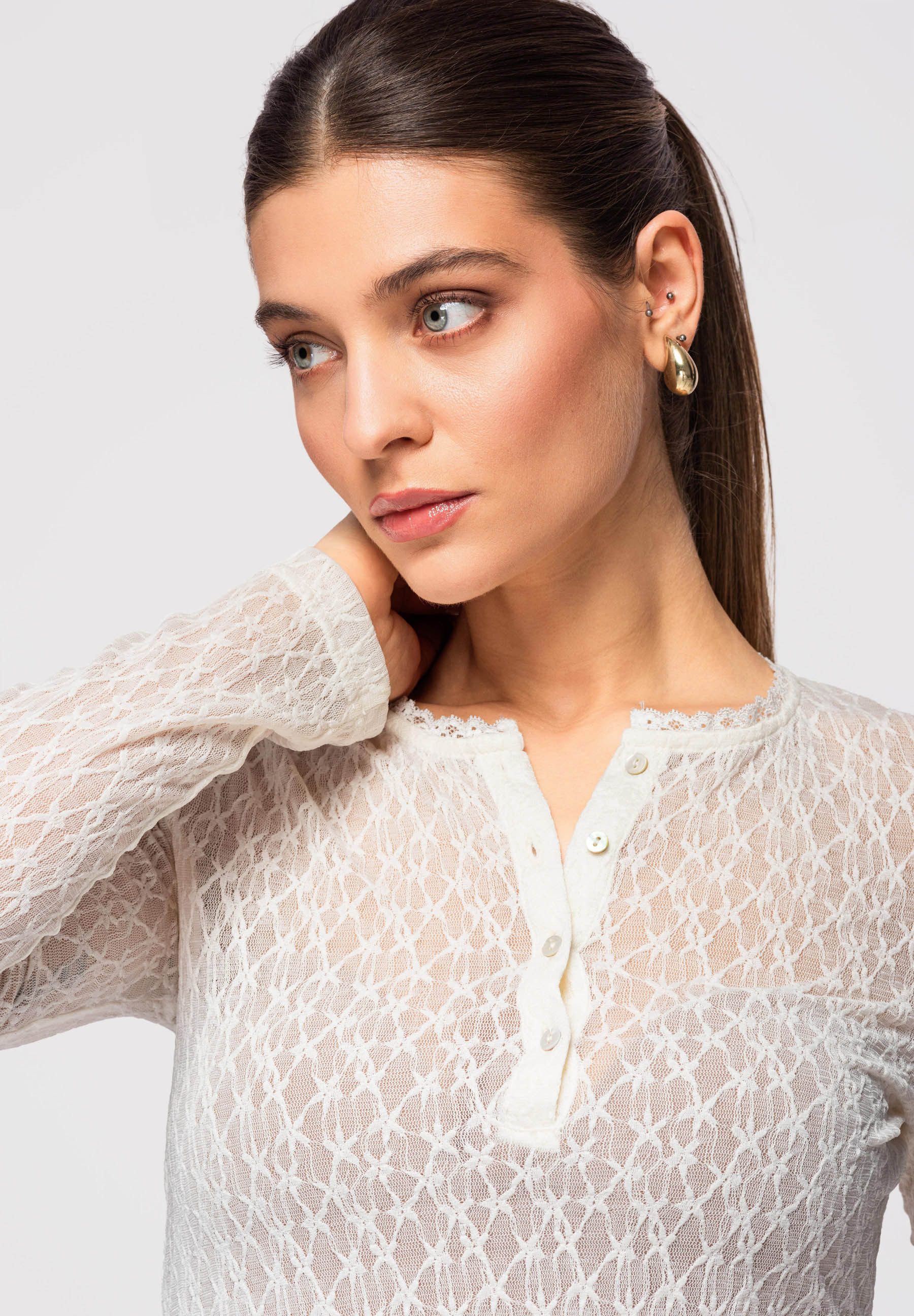 OMBRE Spitzenbluse Figurbetonte Damenbluse aus transparenter Spitze günstig online kaufen