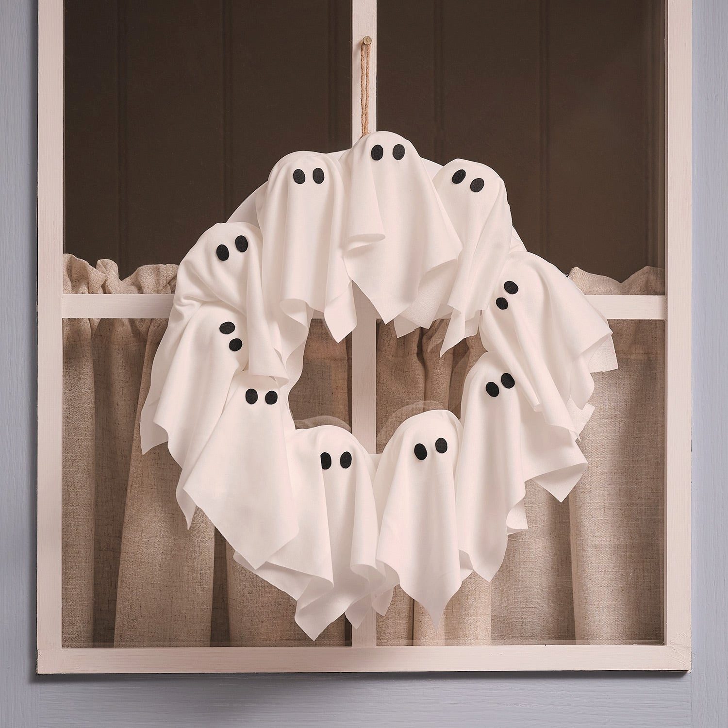 Lights4fun LED-Girlande LED Halloween Türkranz 32 cm mit Geistern & 6h-Timer – Bild 4 von 5