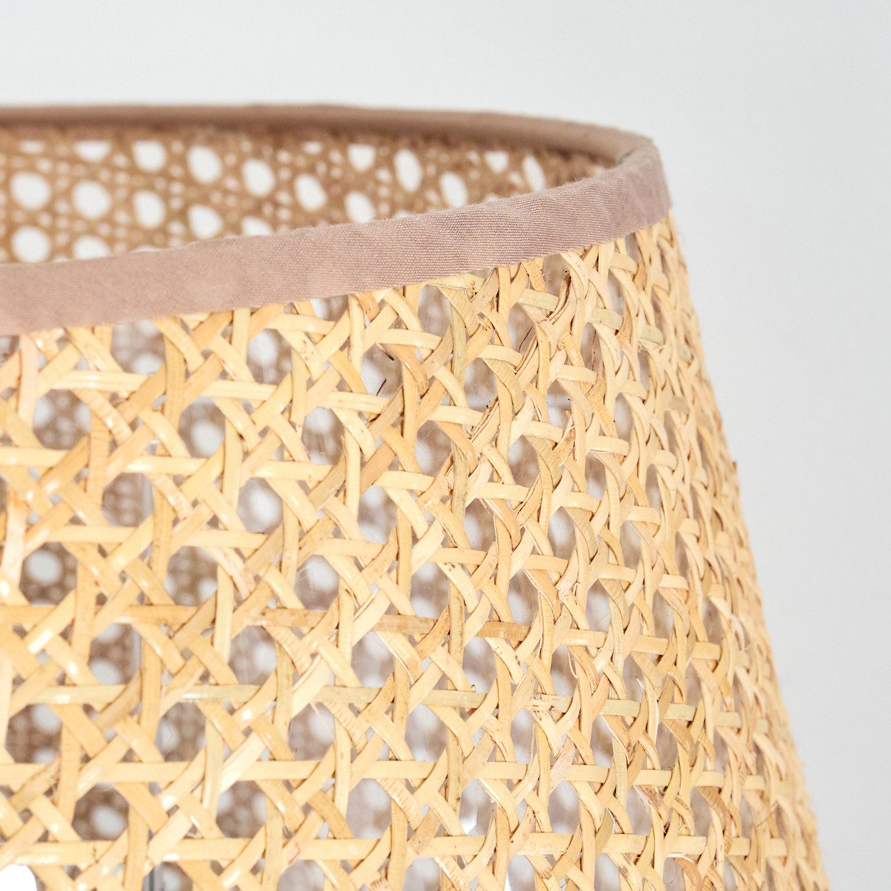 hofstein Stehlampe Stehlampe mit Holzfuß und Schirm aus Rattan/Wienergeflecht, ohne Leuchtmittel, Boho-Style, skandinavisches Design (45 cm), Fußschalter, 1 x E27