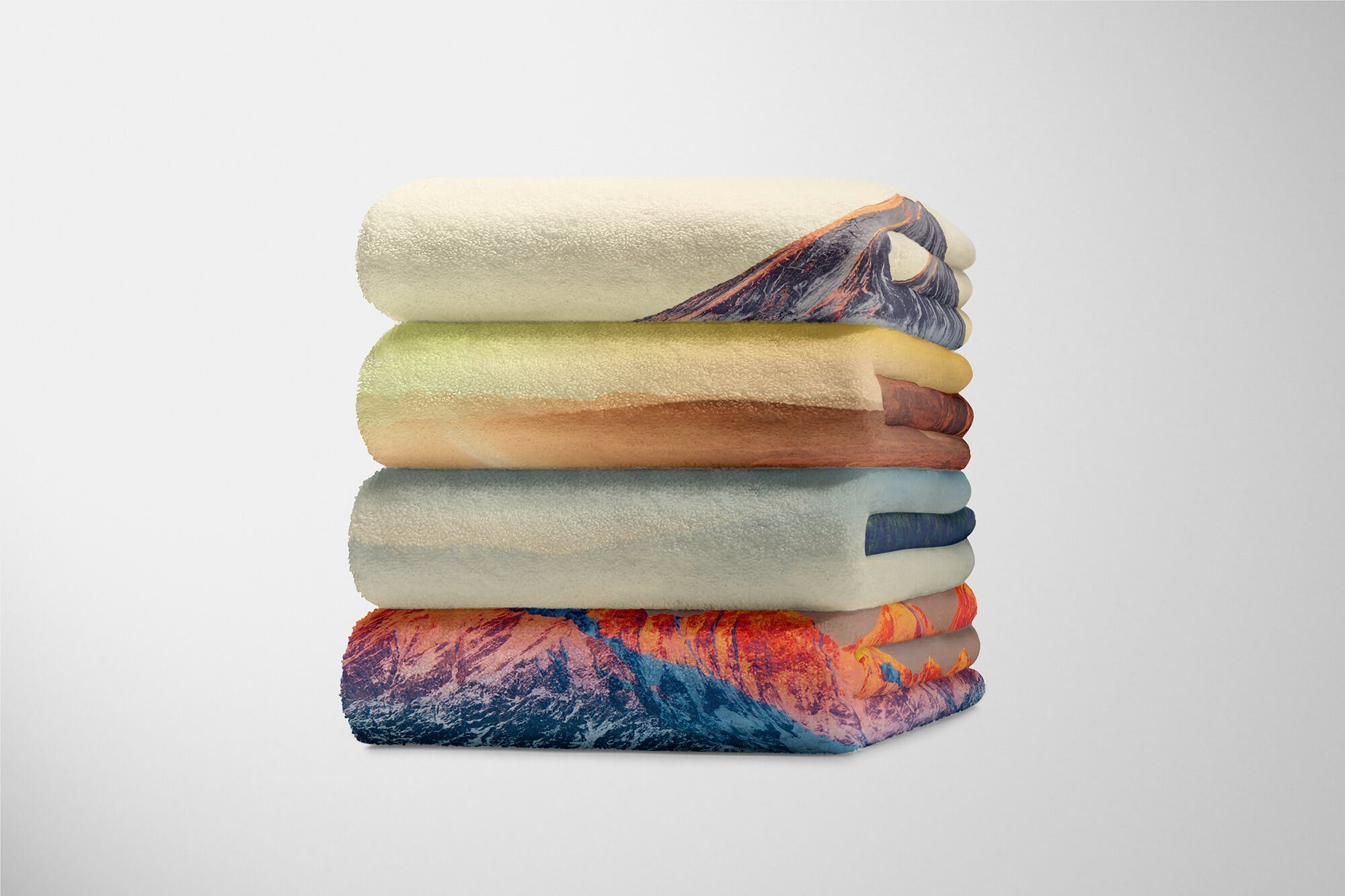 Sinus Art Fotomotiv Handtuch (1-St), Tannenwald Berge Sonnenunter, Kuscheldecke mit Strandhandtuch Saunatuch Handtücher Handtuch Baumwolle-Polyester-Mix