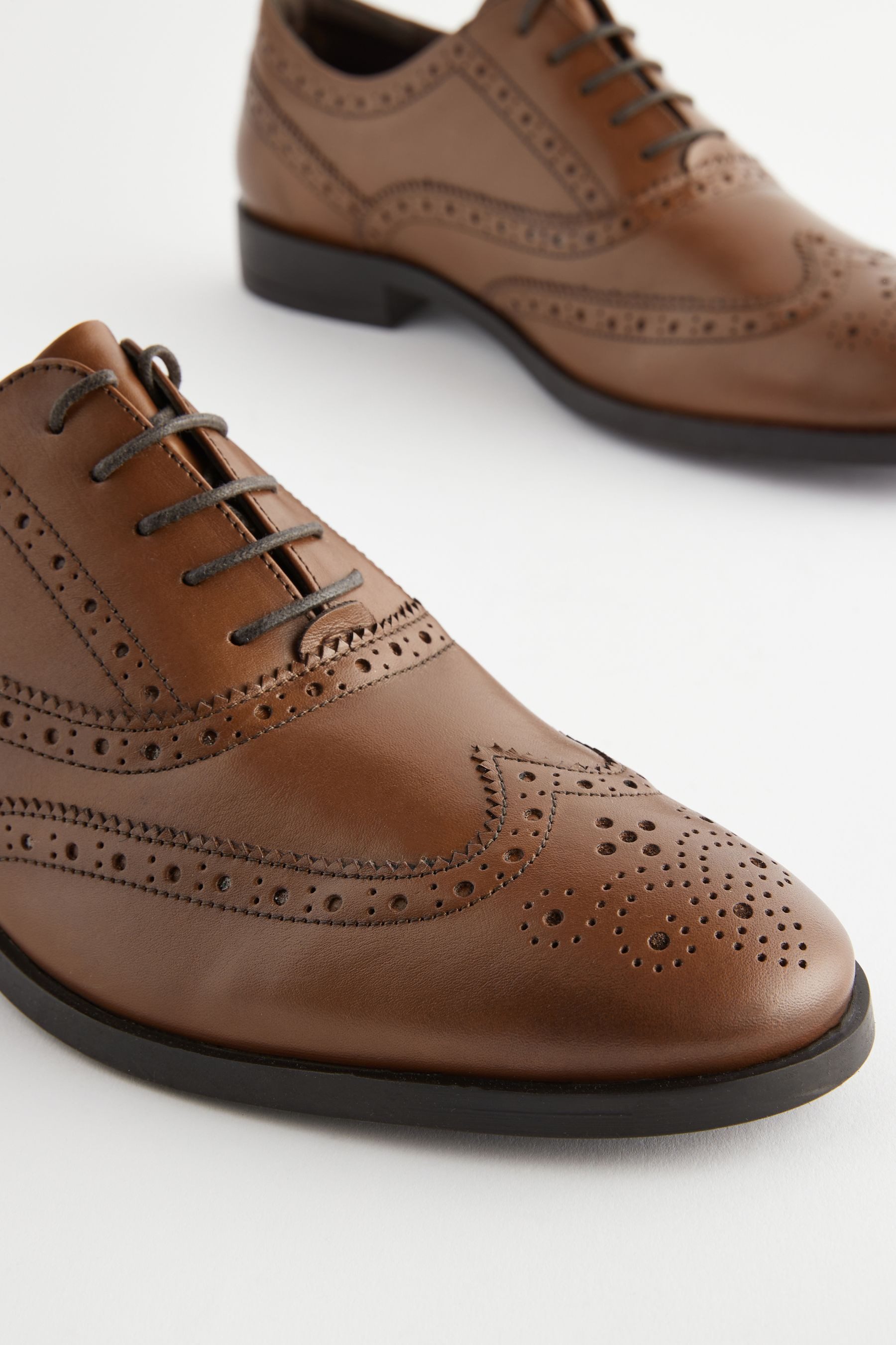 Next Oxford-Brogues aus Leder, weite Passform Budapester (1-tlg)