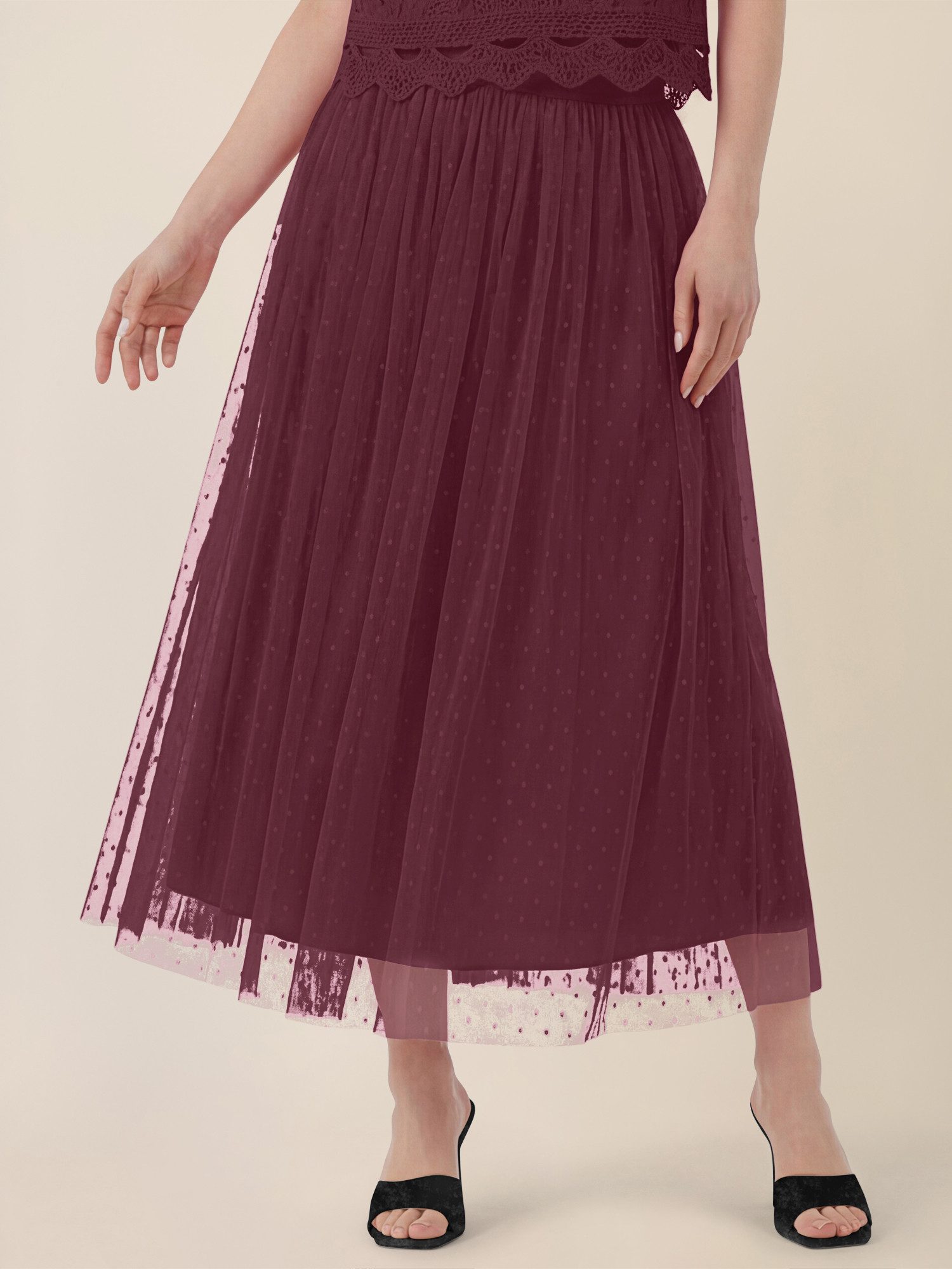 Apart Maxirock mit Tupfen und Futter