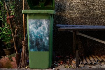 MuchoWow Wandsticker Surfbrett - Mensch - Meer (1 St), Mülleimer-aufkleber, Mülltonne, Sticker, Container, Abfalbehälter