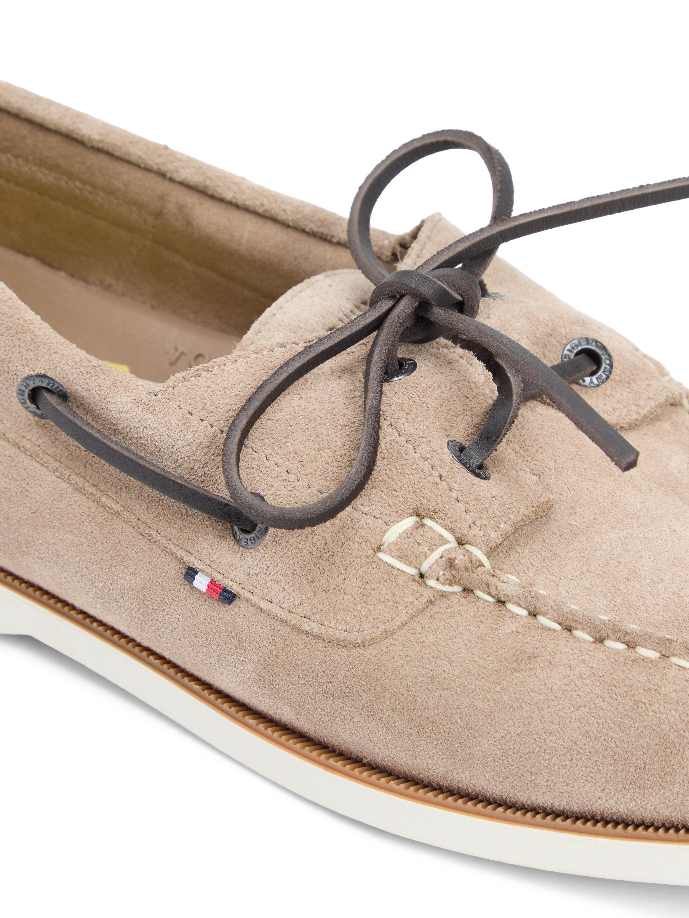 Tommy Hilfiger TH BOAT SHOE CORE SUEDE Bootsschuh Bootsschuh, Schnürer mit Ziernaht und Durchzügen