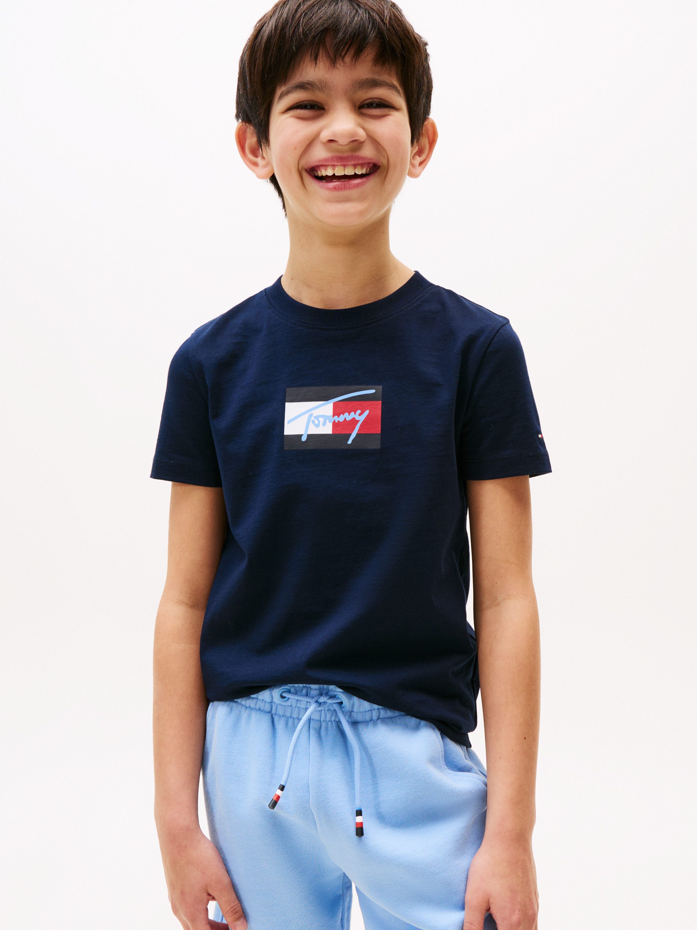 Tommy Hilfiger T-Shirt TOMMY SCRIPT FLAG PRINT TEE SS für Kinder bis 16 Jahre, mit Logo-Print