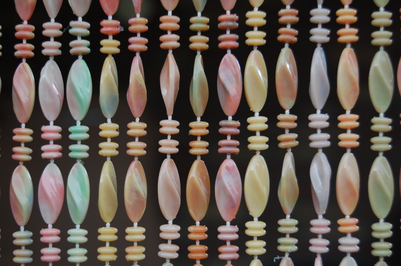 La Tenda Perlenvorhang GENOA 3 Türvorhang bunt, Hakenaufhängung, halbtransparent, 90 x 210 cm, Perlen - Länge und Breite individuell kürzbar