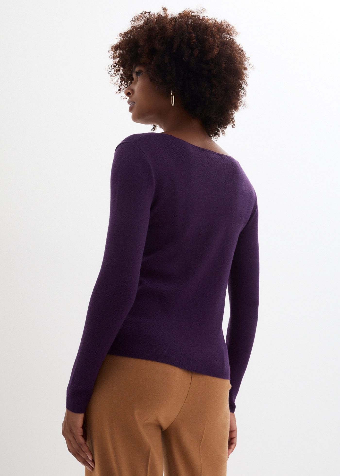 bonprix Strickpullover aus weichem Viskose-Mix, mit tollem Wellenausschnitt, Slim fit