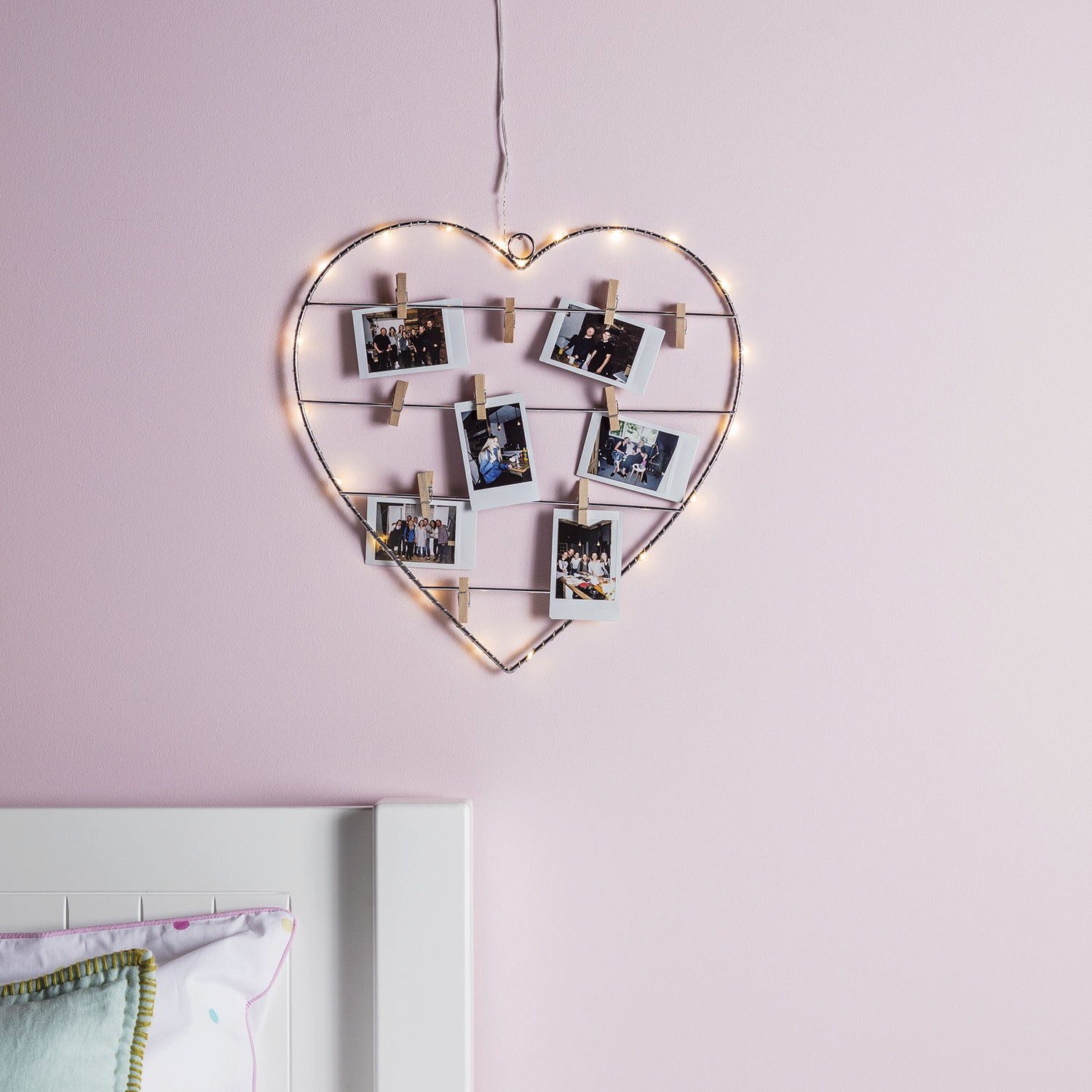 Lights4fun LED Dekolicht LED Herz Deko mit Holzklammern – Bild 2 von 2