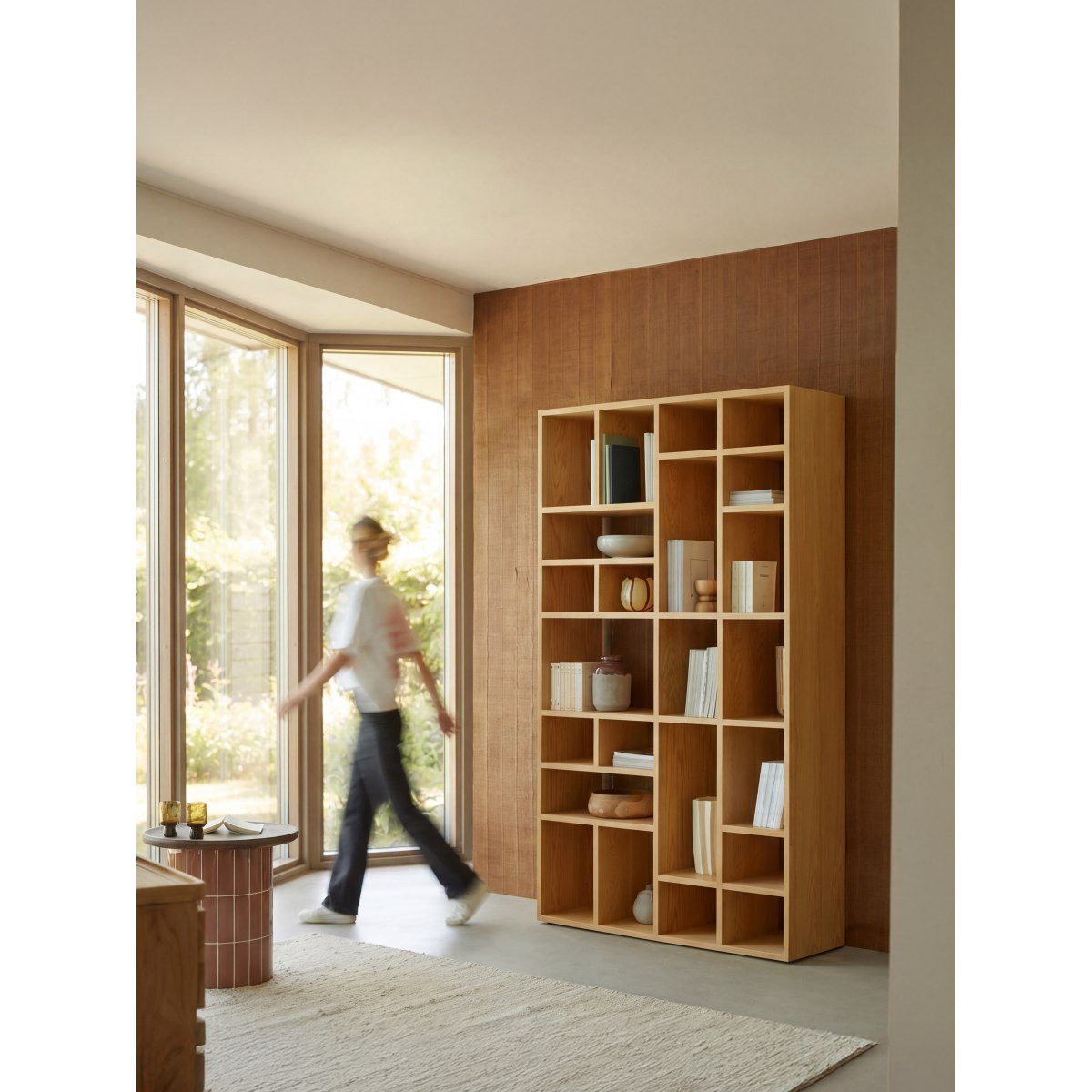 Tikamoon Bücherregal Bücherregal aus Eiche und Marmor Eyota 130 x 220 cm Design Raumtrenner