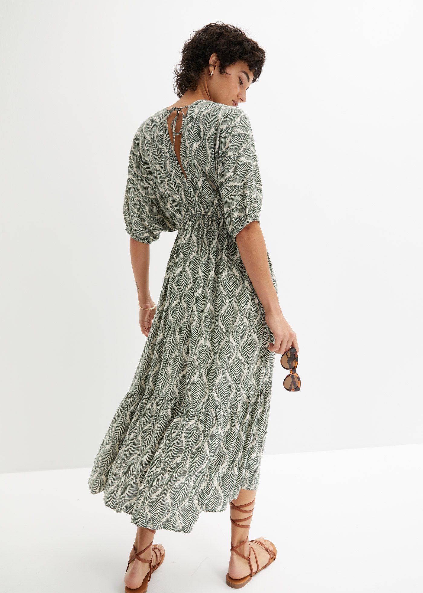 bonprix Midikleid aus Viskose, ausgestellte Passform, mit Fledermausärmeln günstig online kaufen