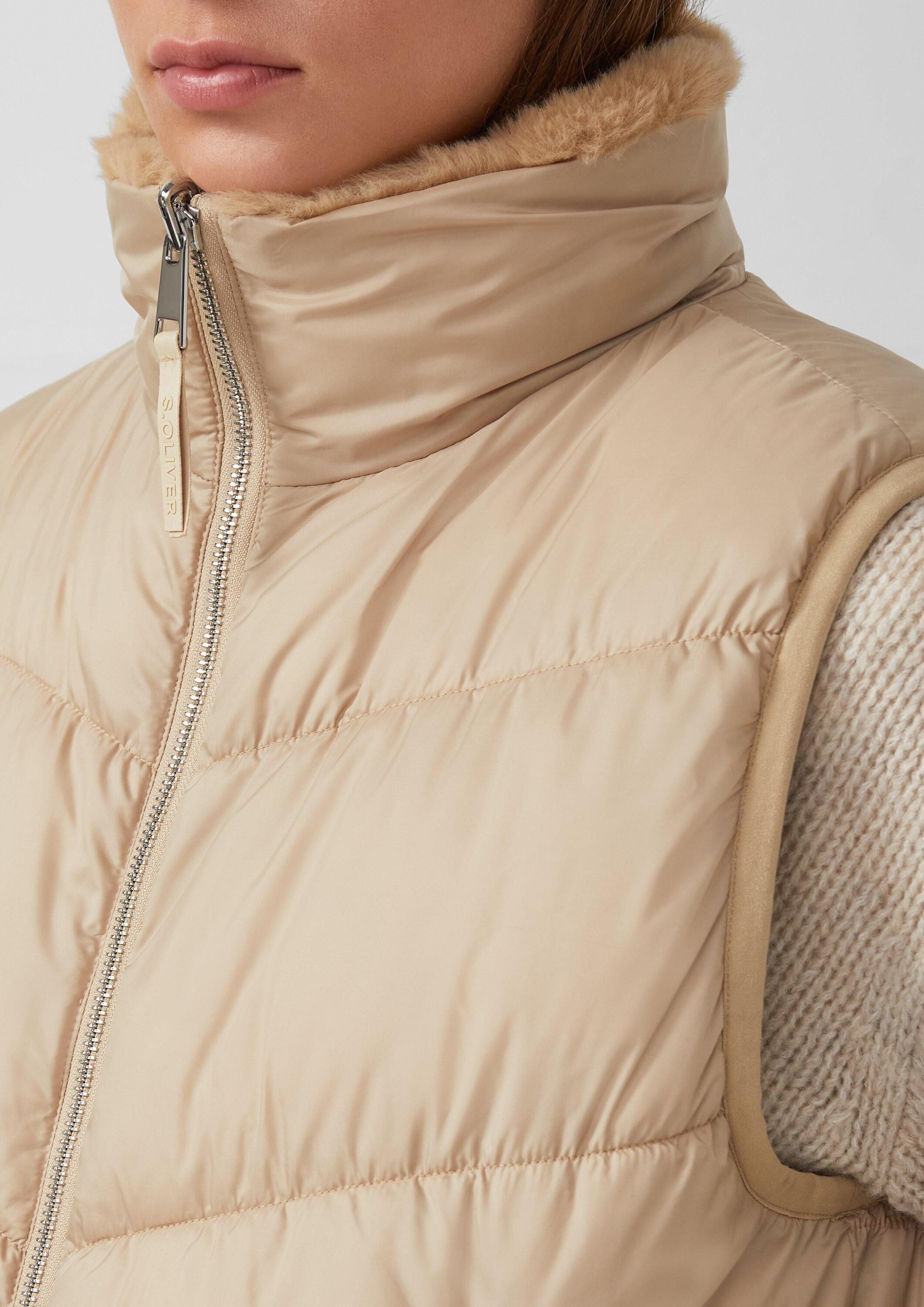 s.Oliver Outdoorjacke Outdoor-Weste Wendbare Steppweste mit Fell