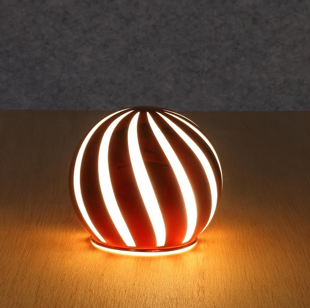mucHome LED Kugelleuchte Deko Kugel LED Licht rot/weiß Weihnachtskugel 10cm, mit 8 LEDs – Bild 4 von 5