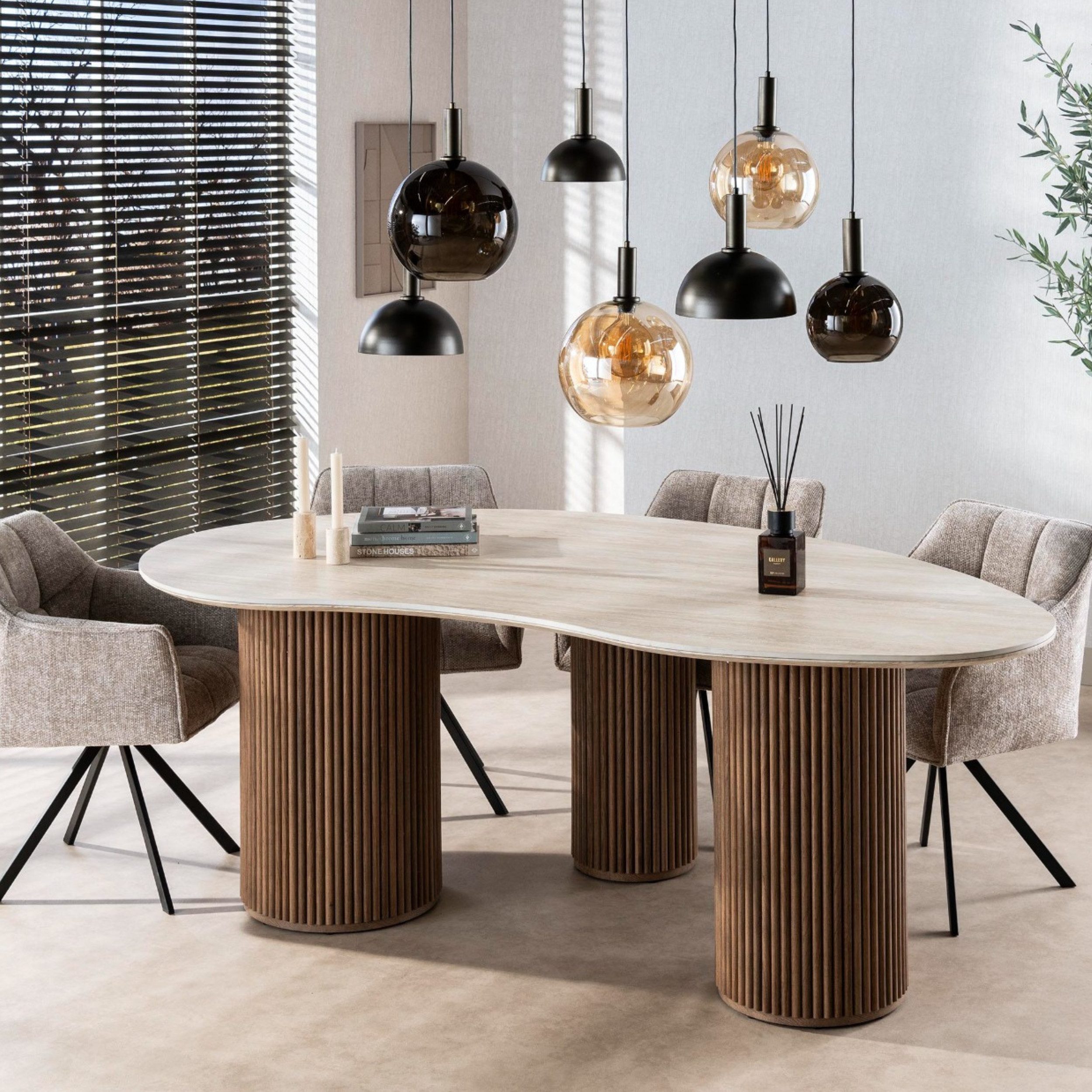alesvelt Esstisch ROMANO ORGANICO Nierenförmiger Keramiktisch in Travertin-Optik (1-Tisch), 215x122x77h cm Keramik, Travertin-Design, Holzoptik