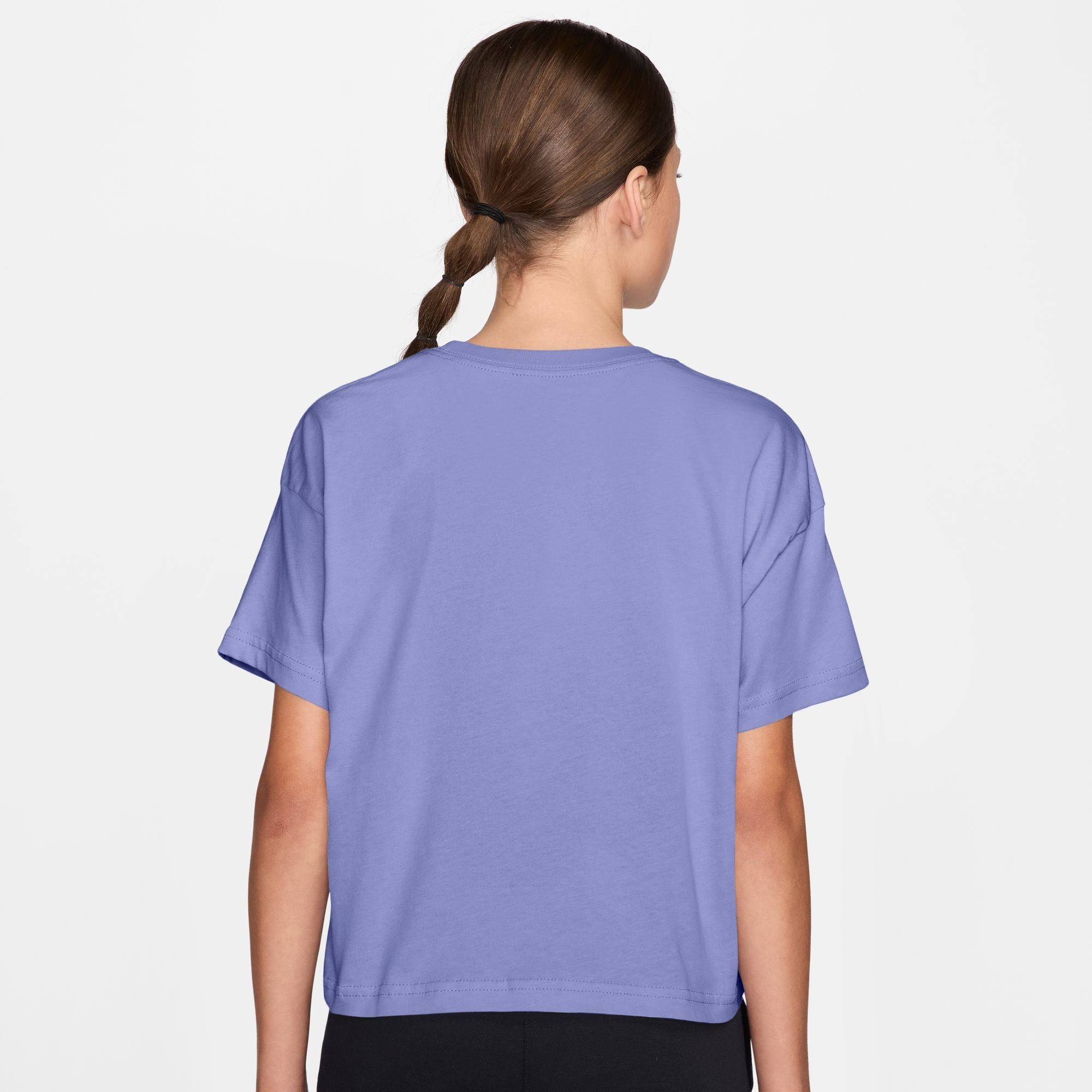 Nike Sportswear T-Shirt G NSW TEE BOXY ESSNTL LBR für Jugendliche, sportlicher Stil, Kurzarm, Rundhalsausschnitt