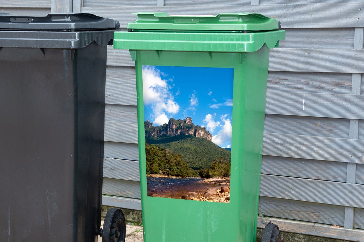 Venezuela Mülltonne, Mülleimer-aufkleber, Container, MuchoWow Abfalbehälter in Wandsticker Canaima-Nationalparks Mehr des Sticker, zur St), (1 Berglandschaft