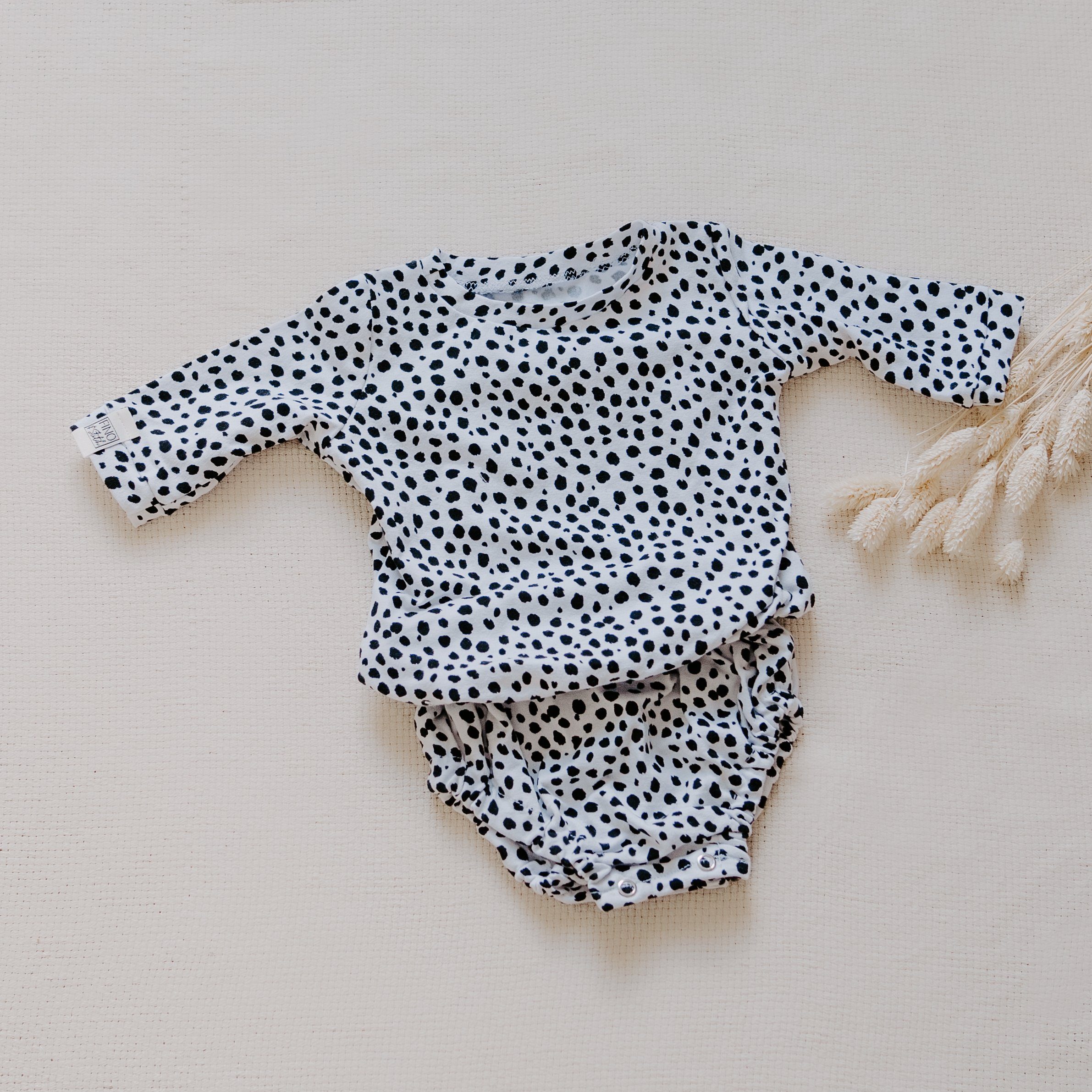 FINO & Stitch Kreativset DIY Nähset - Longshirt Baby&Kids zum selbst nähen - zugeschnitten dots