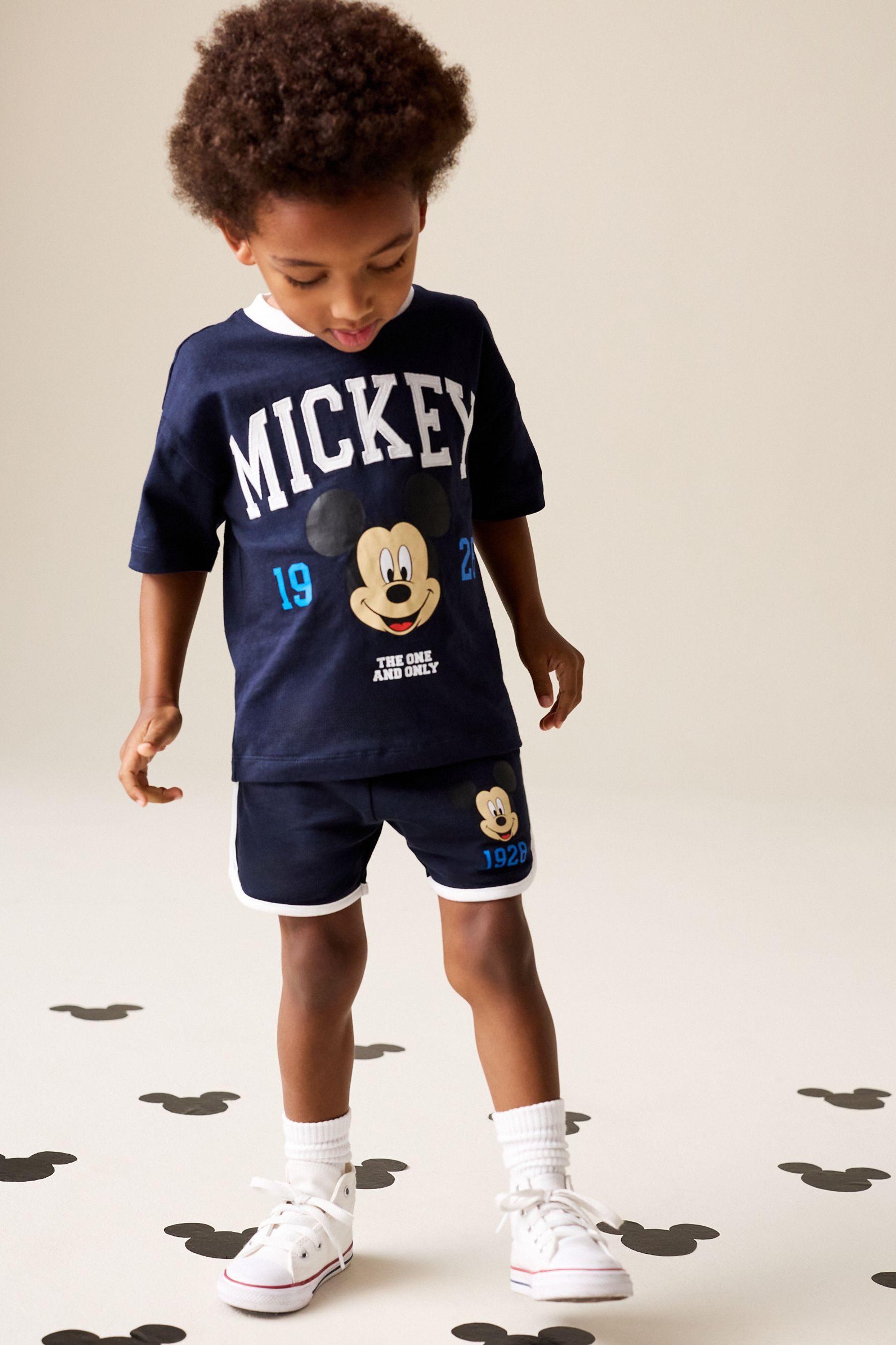 Next Shirt & Shorts Micky Maus Kurzärmeliges T-Shirt und Shorts im Set (2-tlg)