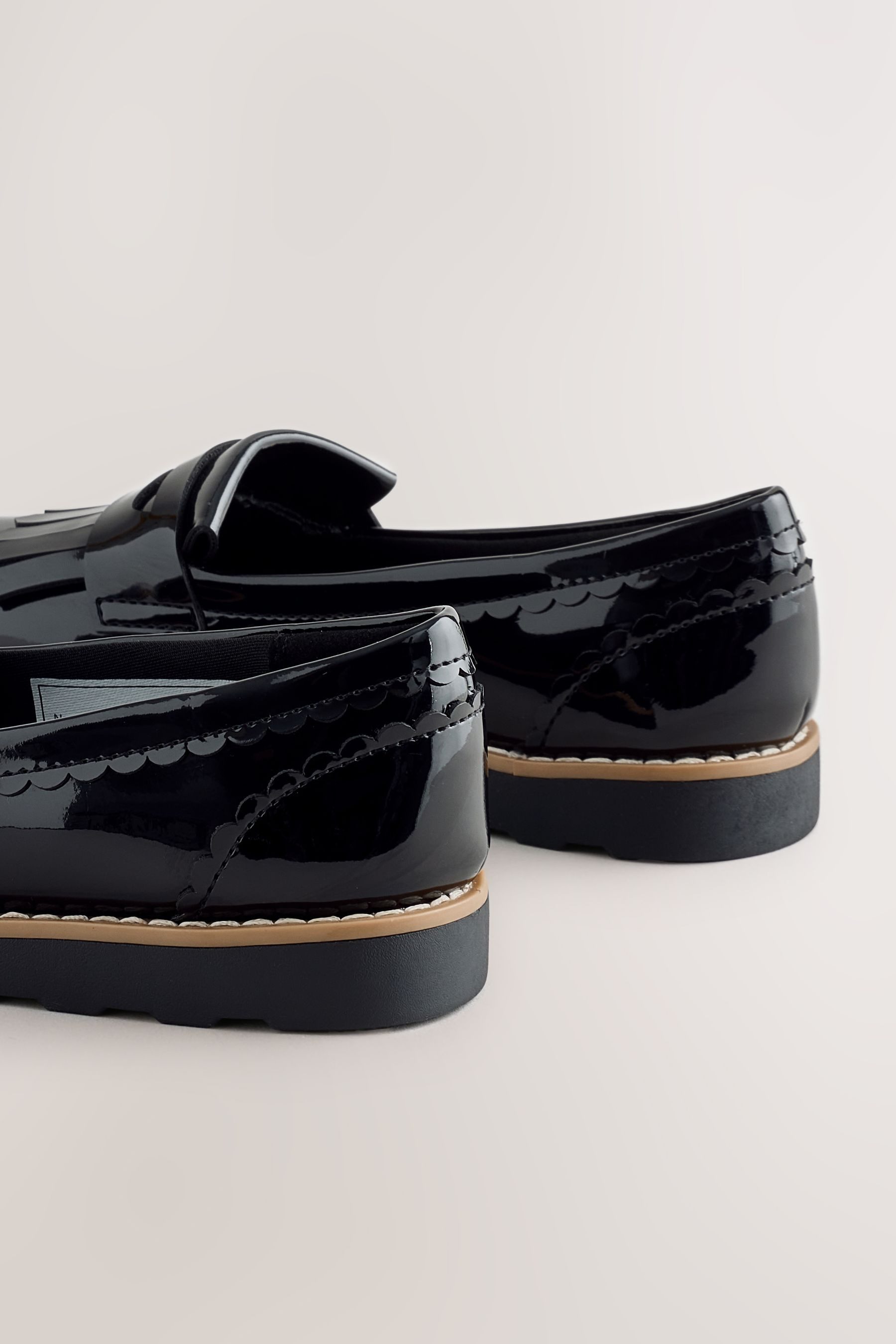 Next Loafer mit Fransen, schmale Passform (E) Loafer (1-tlg)