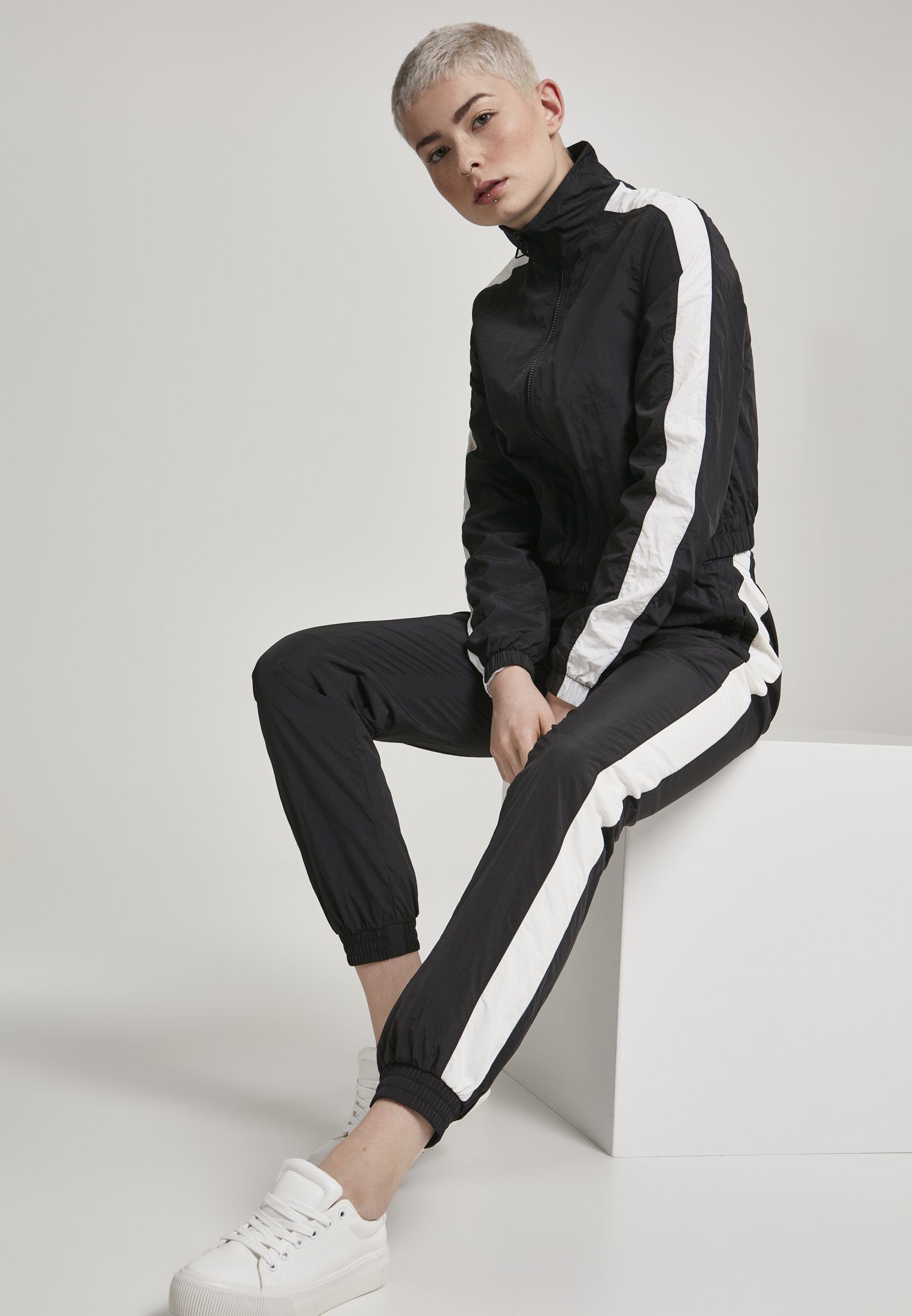 Pants Ladies Damen Striped (1-tlg) URBAN CLASSICS Stoffhose black/white Crinkle