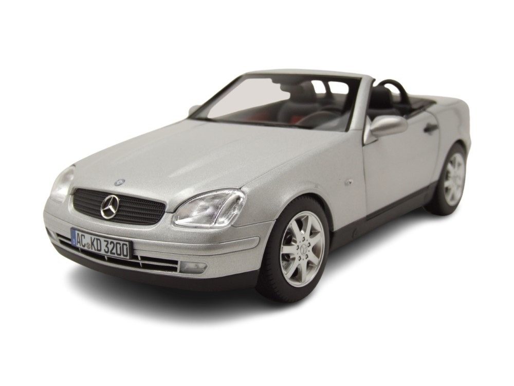 Norev Modellauto Mercedes SLK 1996 silber, Maßstab 1:18