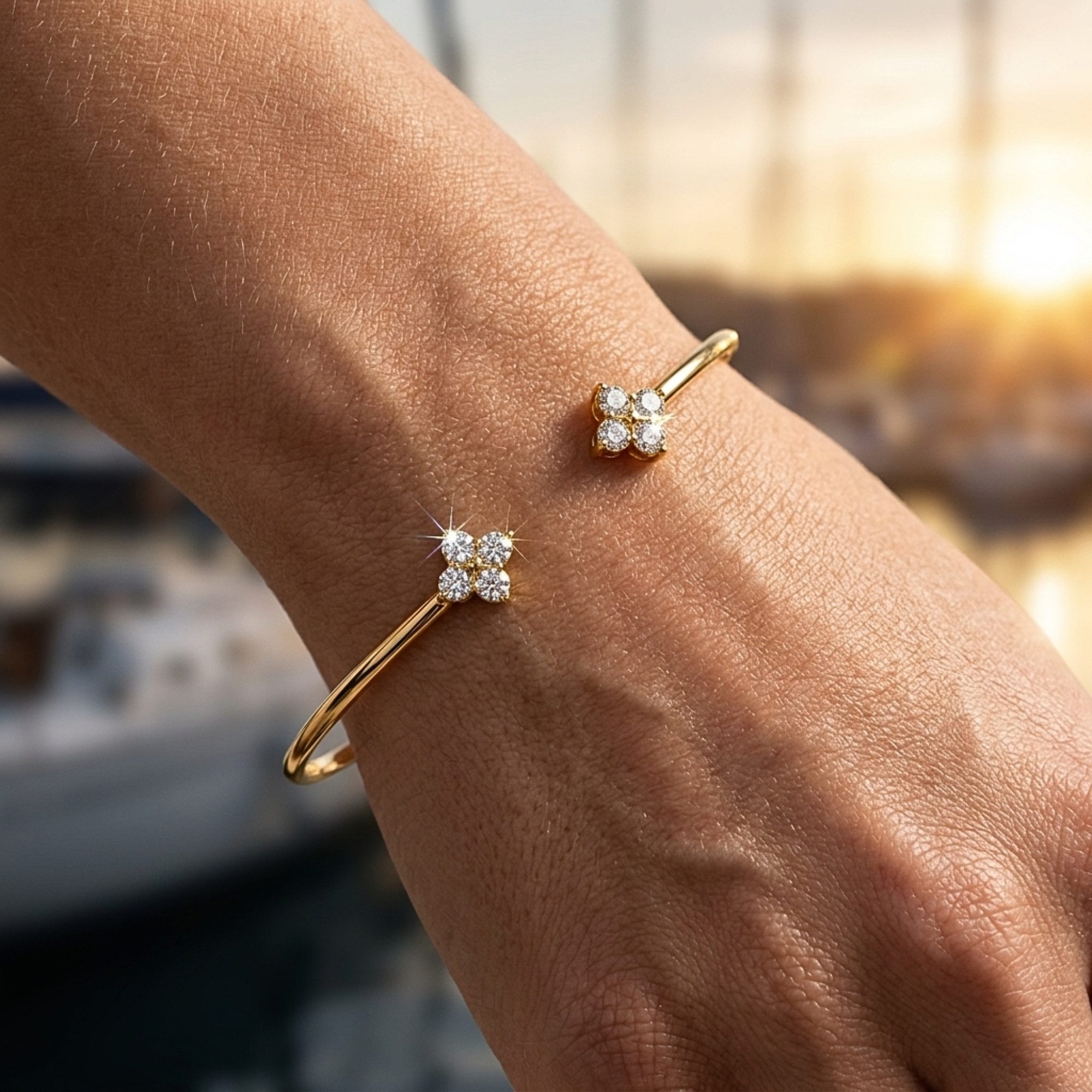 UNIQAL.de Armreif 925 Silber 1,00 Karat mit Diamant Moissanit - FELICIA (Eleganter Armreif mit vierblättrigem Kleeblatt in edler Diamantoptik, inkl. Luxus-Schmuckbox für stilvolles Verschenken), Moissanit VVS1, GRA, Talisman Armreif für Damen