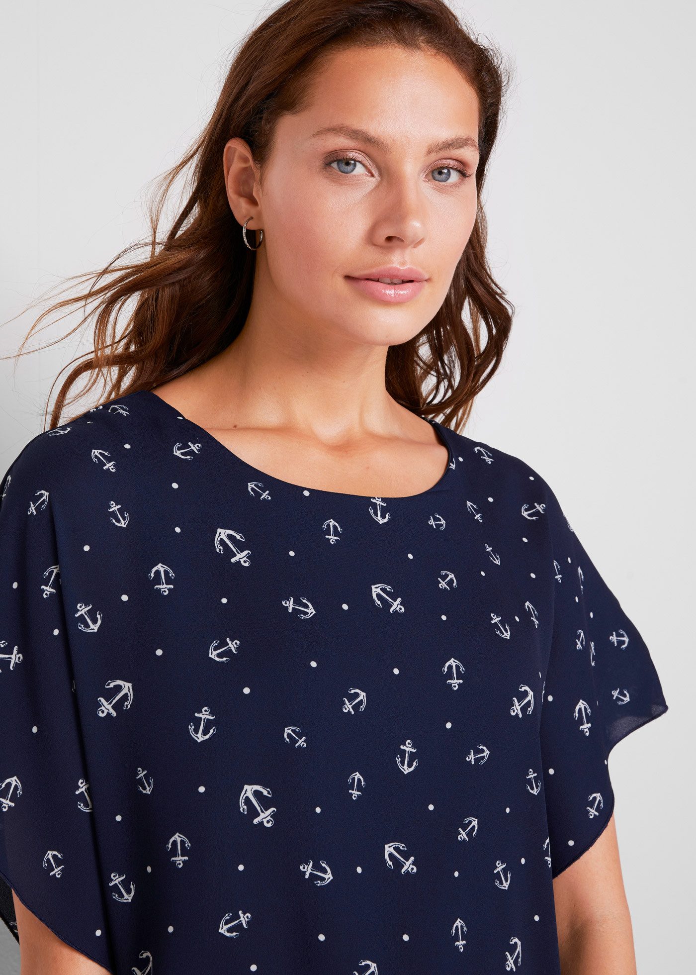 bonprix Shirtbluse lockere Passform, maritimer Allover-Print, angesetztes Taillenbündchen