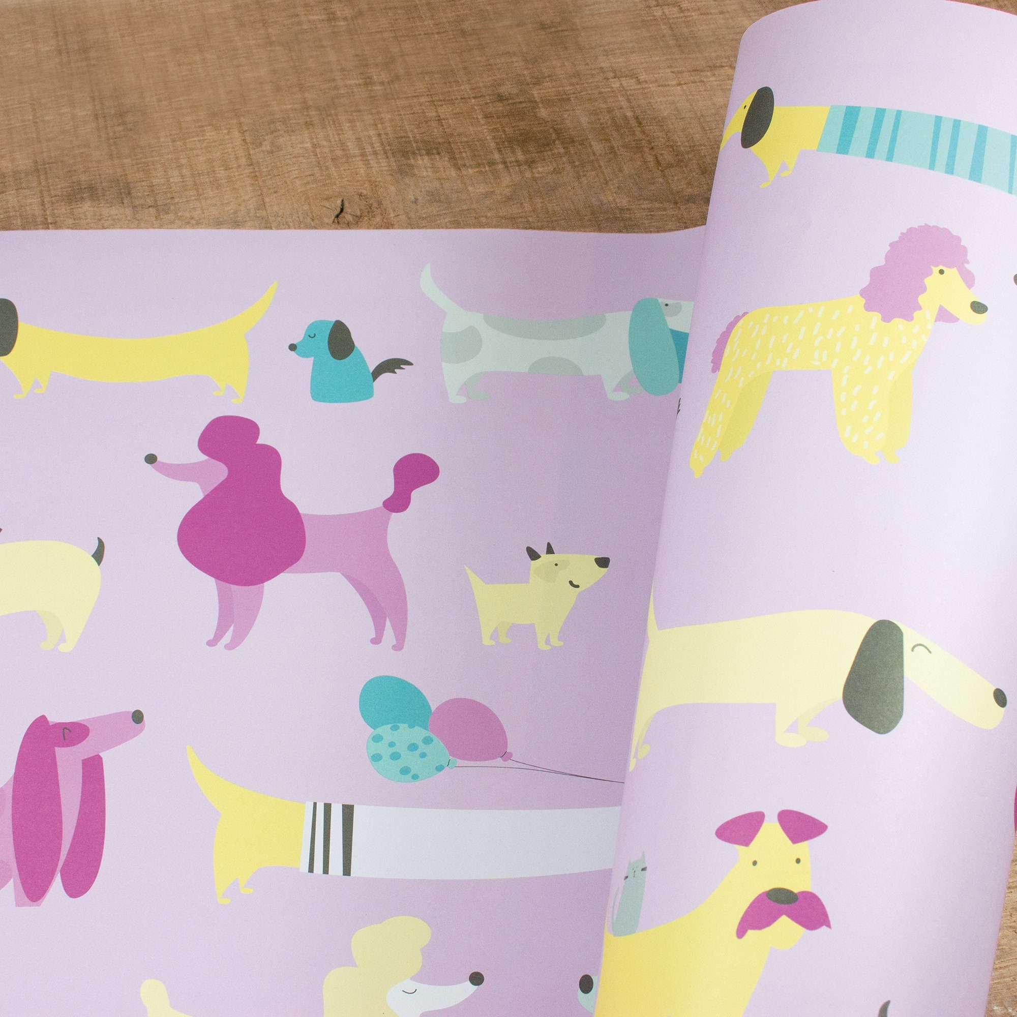 Bow & Hummingbird Geschenkpapier Hunde 48 x 69 cm – Hochwertiges Geschenkpapier mit Hundemotiv, Bow & Hummingbird, 100% Recyclingpapier