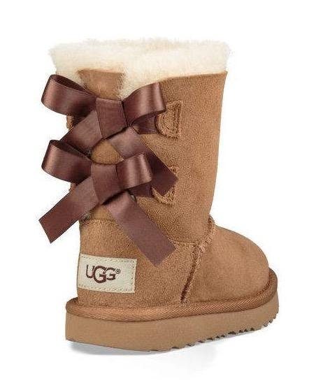 UGG Bailey Bow II Winterboots Winterboots, Schlupfboots mit Zierschleifen aus Satin