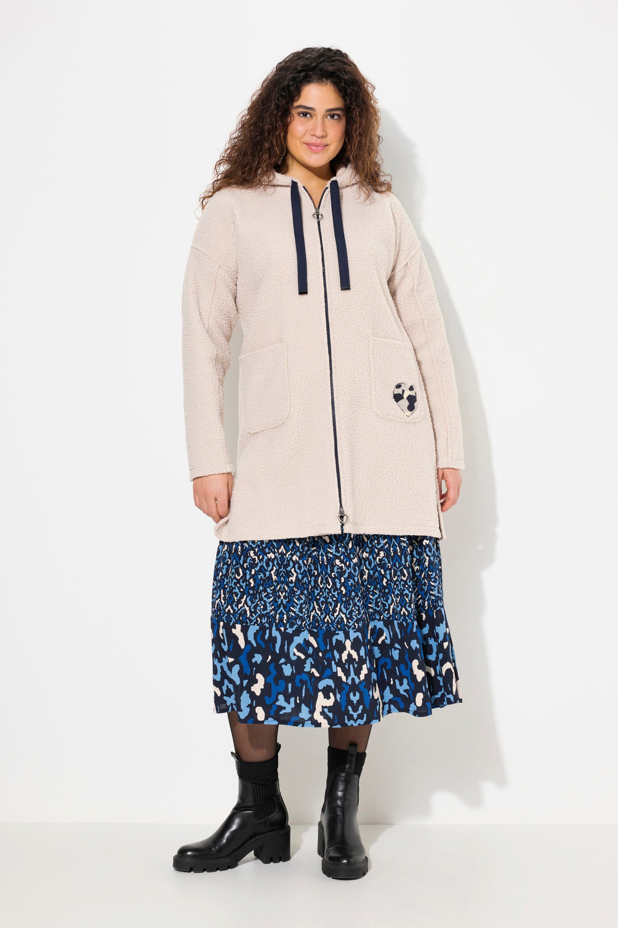 Ulla Popken Sommerjacke Teddy-Longjacke Herz Oversized Kapuze