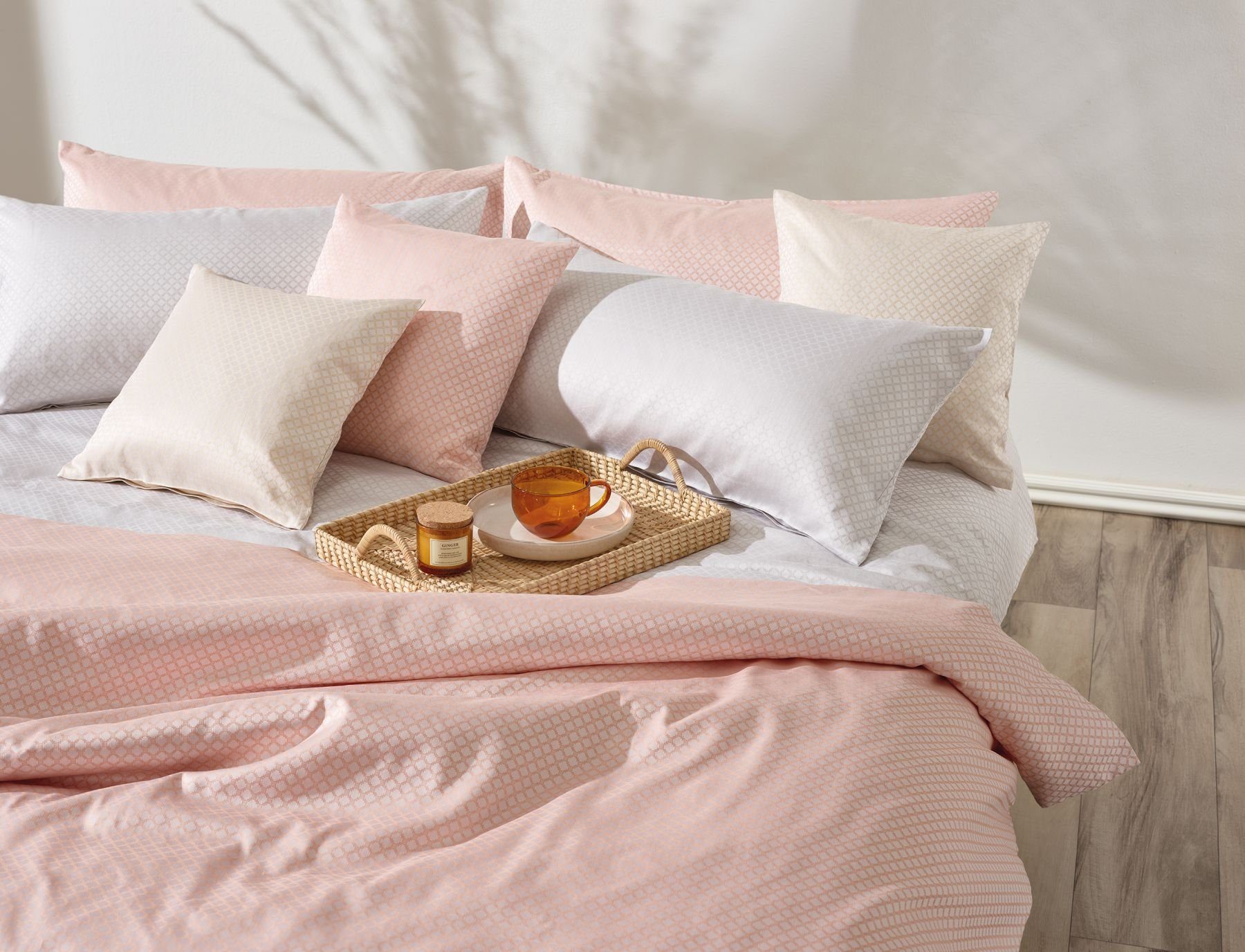 Curt Bauer Bettwäsche Mako-Brokat-Damast Mellow taupe 155 cm x 220 cm, Mako-Brokat-Damast. € 189,00