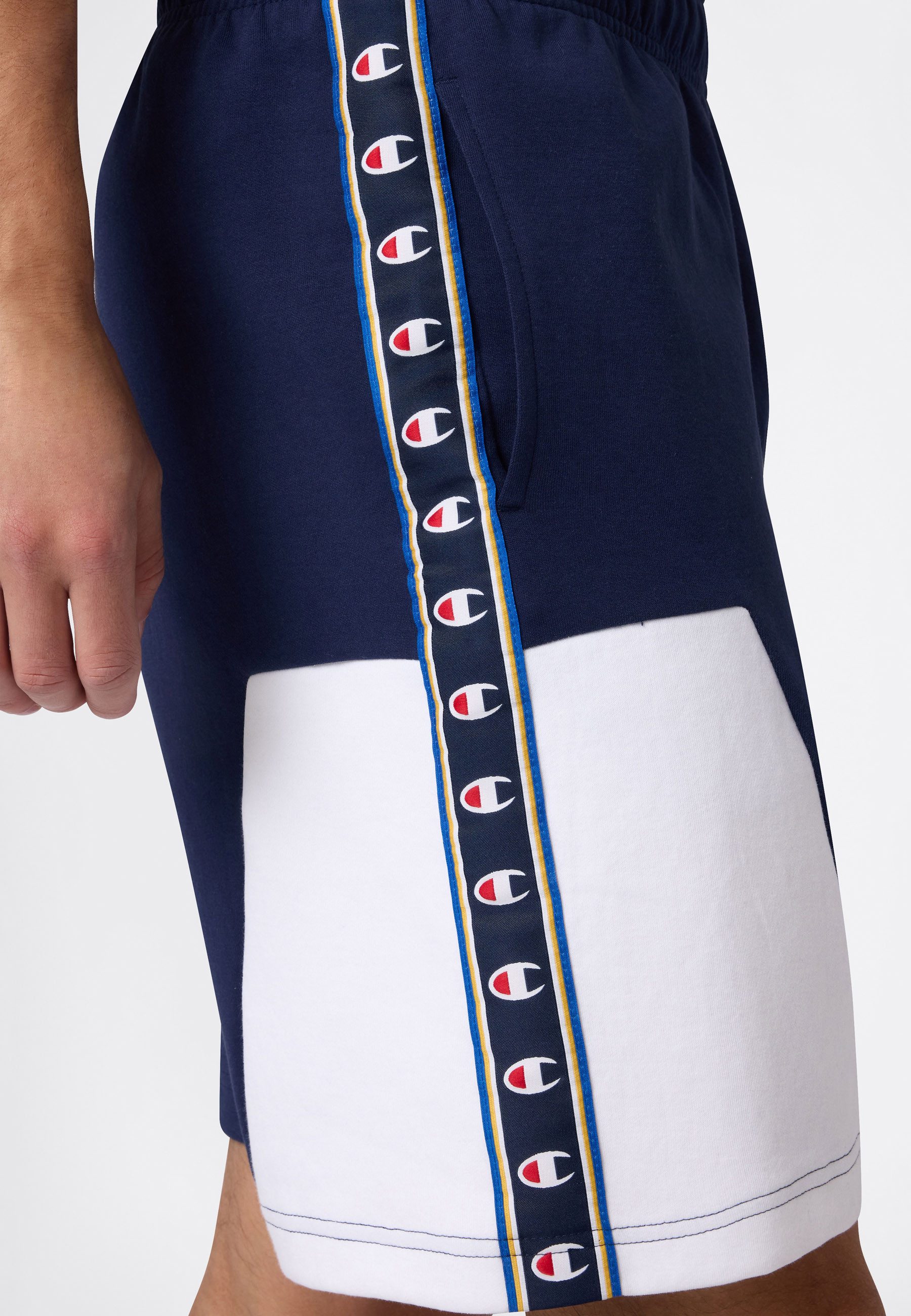 Champion Sweatshorts Sports-inspired Interlock Shorts with Tape detailing (1-tlg)