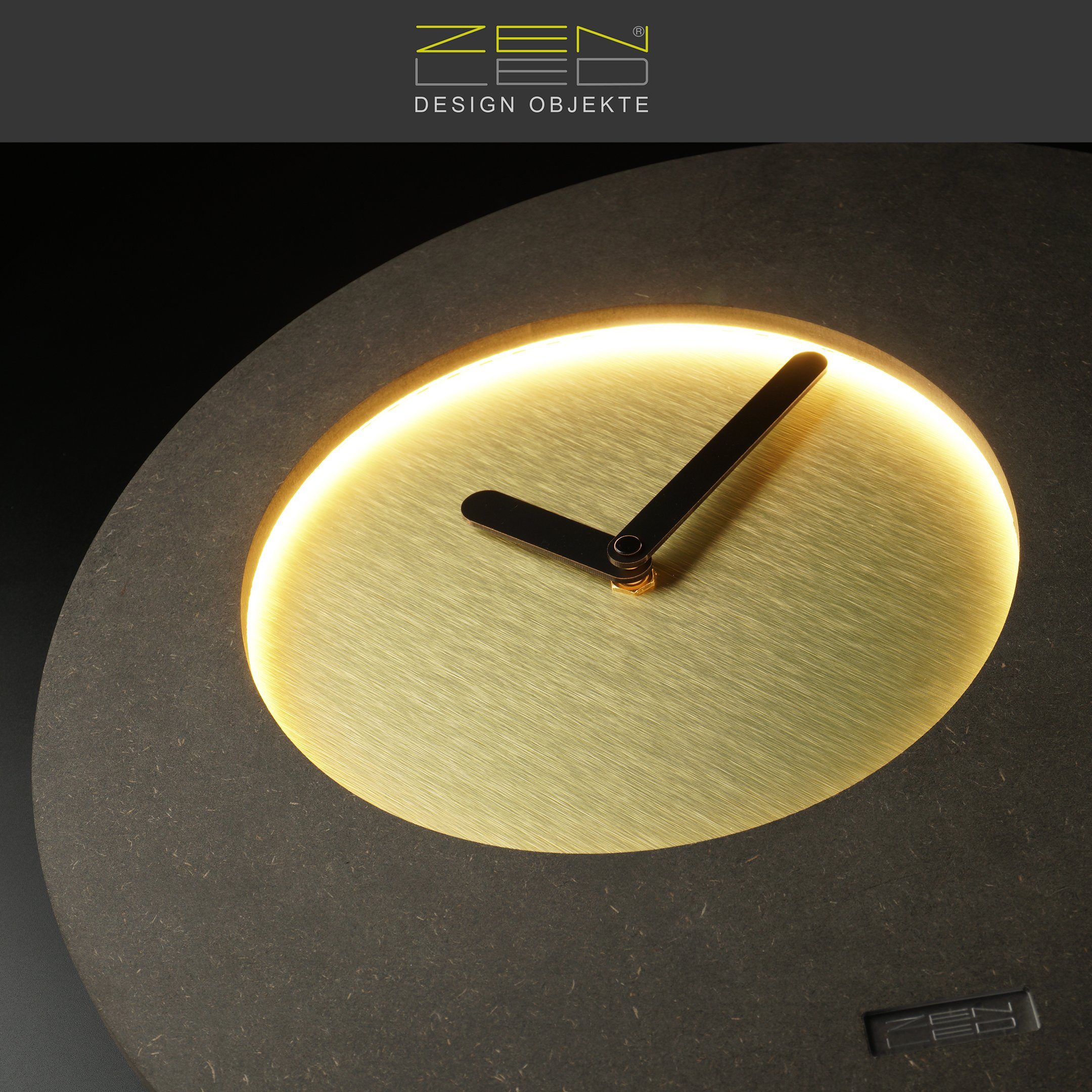 ZENLED Wanduhr LUNA RUND Deko steuerbaren Gold-Optik ALU LEDs Mond Design 3D-Lichteffekt mit mit Fernbedienung) Wandobjekt - (ausgeleuchtet warm-weiss über Holz Ø40cm