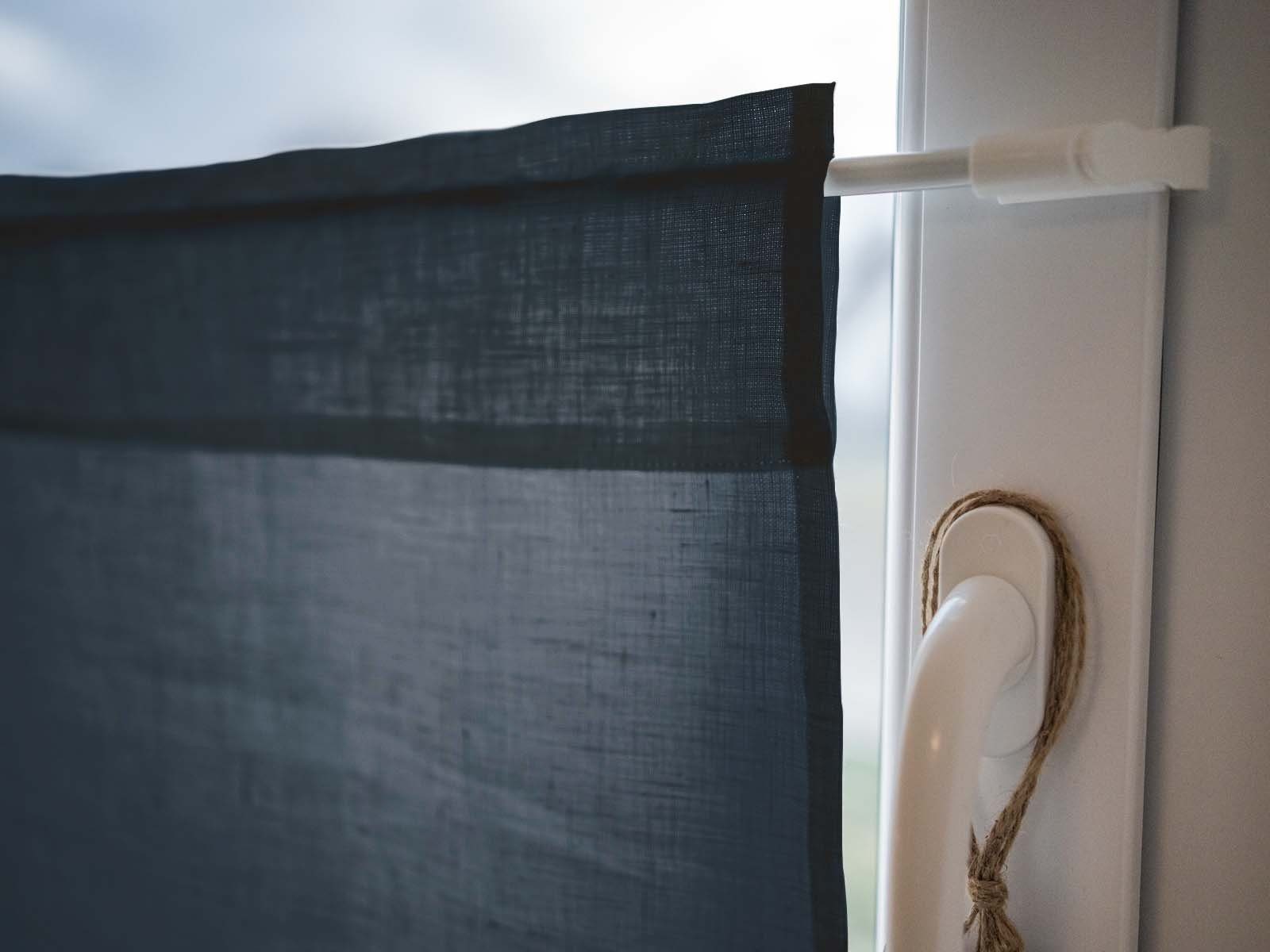 beties Scheibengardine Leinen (1 St), Stangendurchzug, halbtransparent, 100% Leinen, Bistrogardine 45x85 cm Landhausstil mit Tunnelaufhängung Fertiggardine