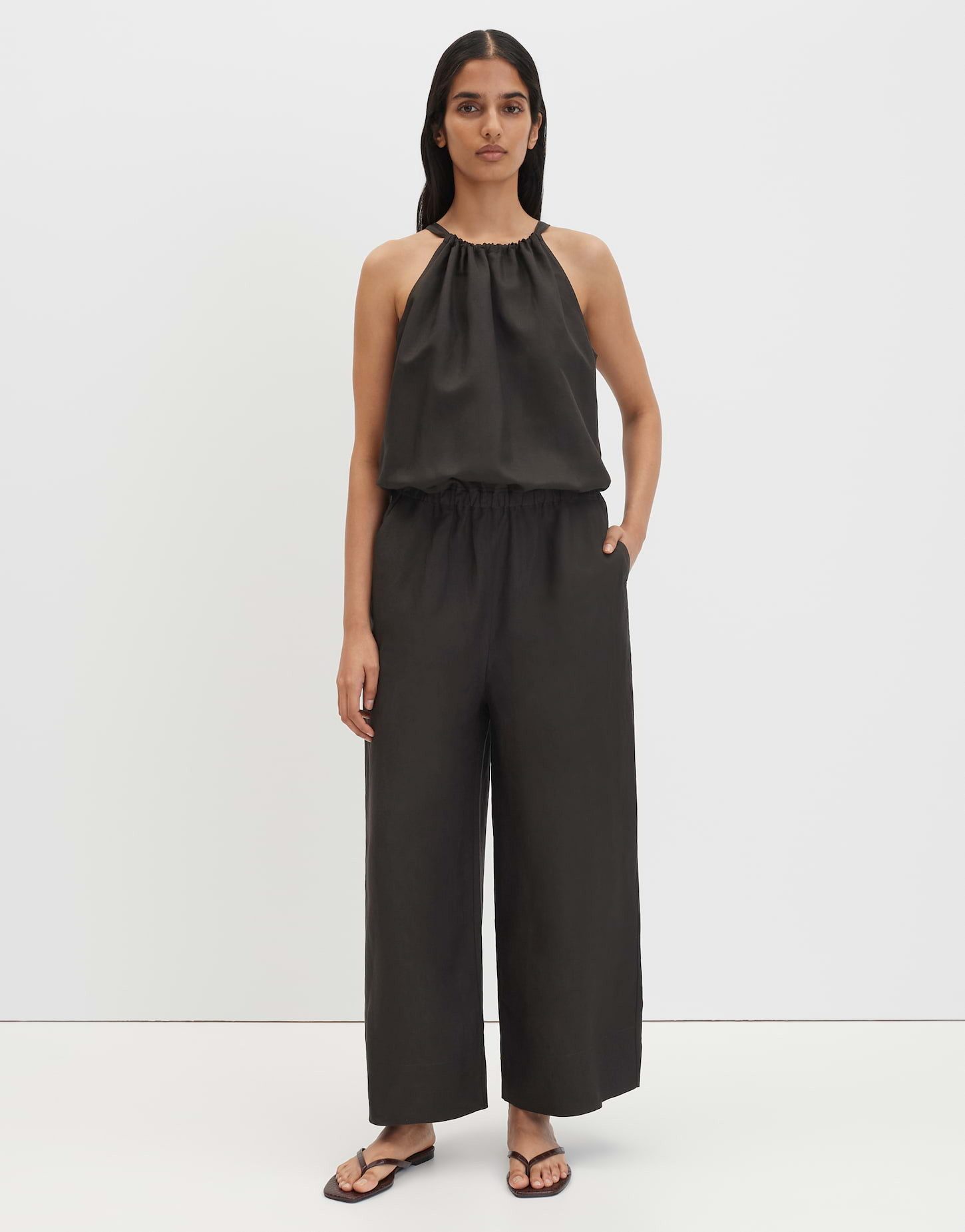 someday Jumpsuit CISEA aus Viskose Leinen Mix Neckholder und Bindekordel betonen die Taille
