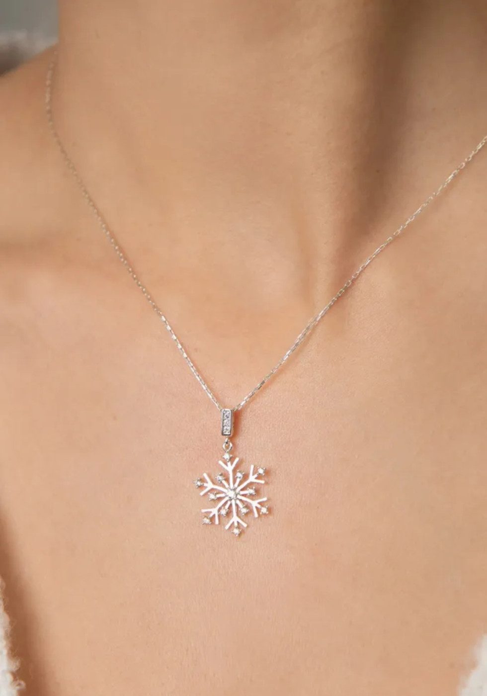 Einzelstück Charm-Kette Snow Crystal Halskette mit Schneeflocke Anhänger 92 günstig online kaufen