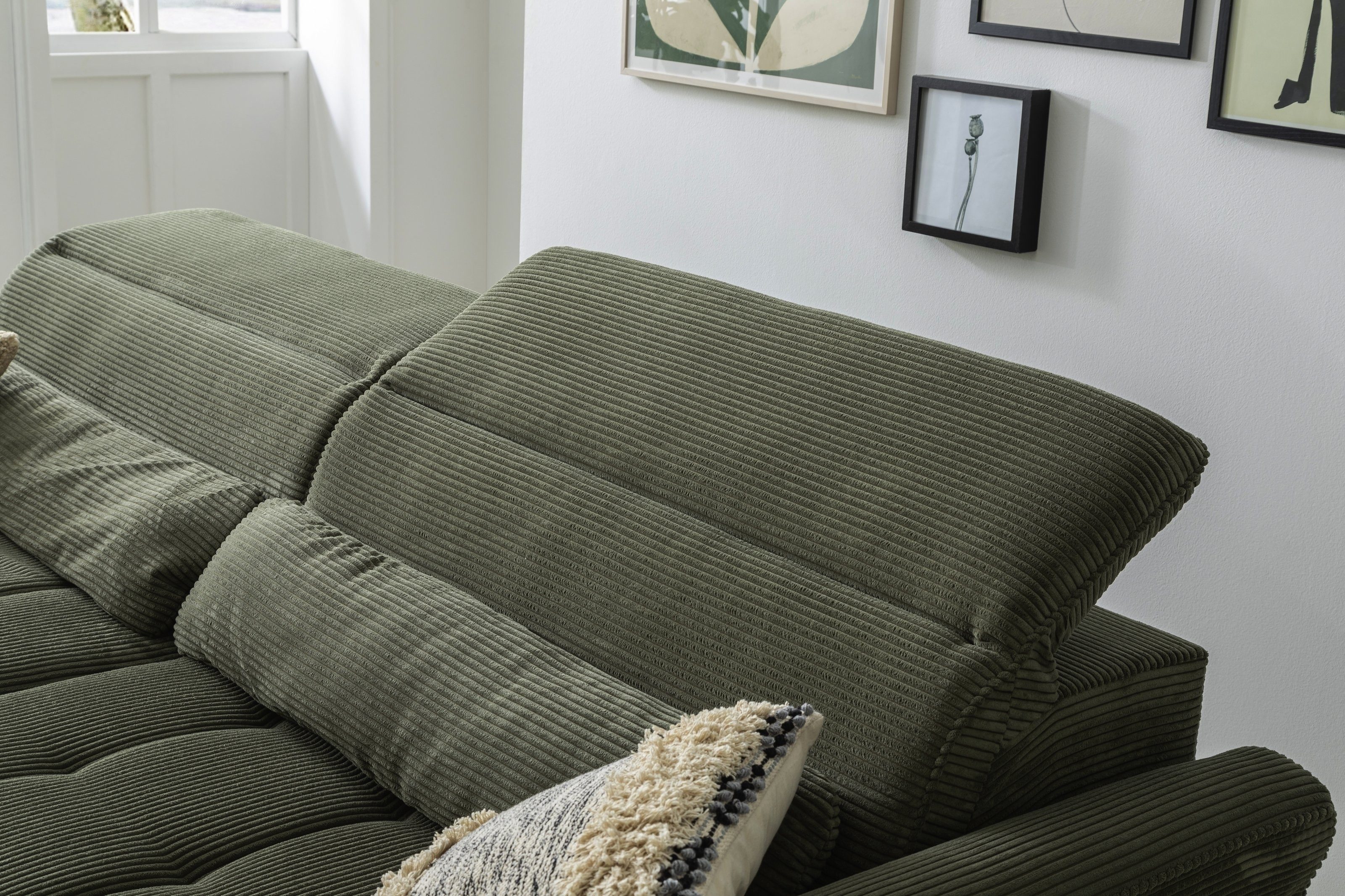 Iwaniccy Wohnlandschaft elektr. Sitzverstellung, 2 Kissen, Cord grün - 277x günstig online kaufen