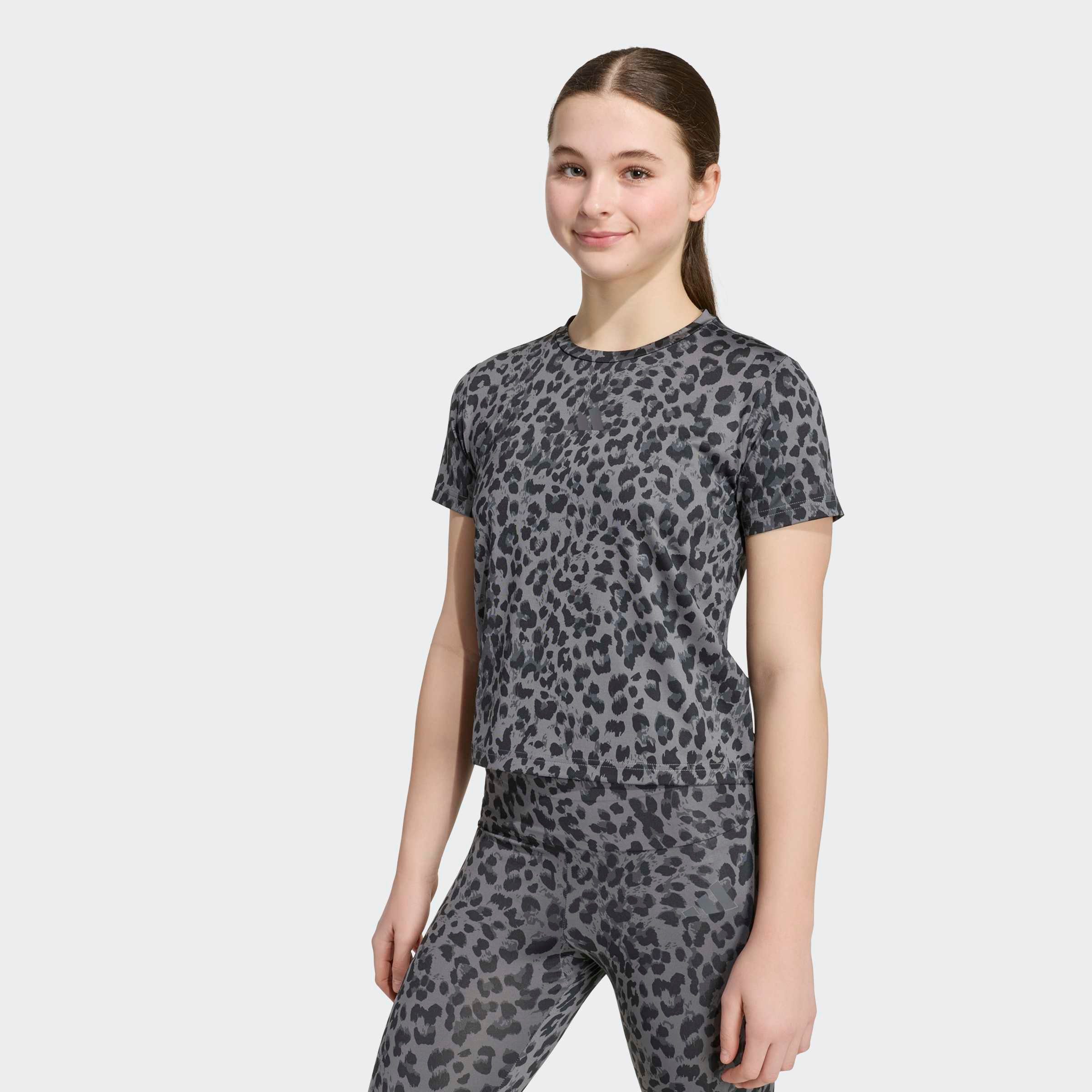 adidas Sportswear T-Shirt JG AN AOP TEE für Kinder, mit Rundhalsausschnitt, ohne Verschluss, aus Polyester