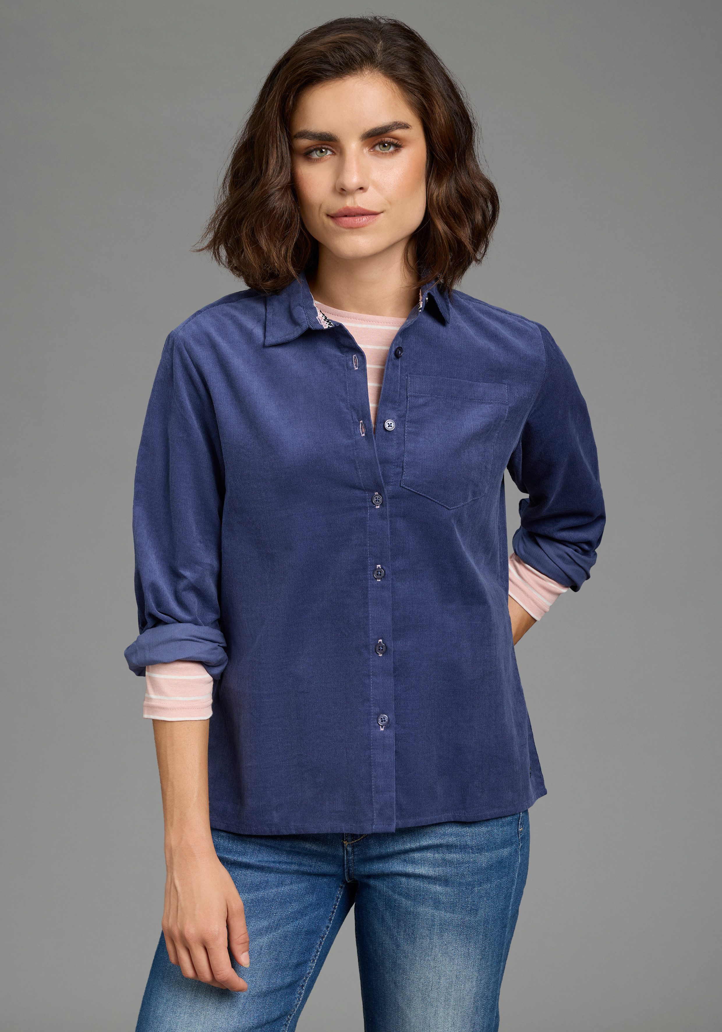 KangaROOS Hemdbluse aus Cordmaterial, lässige Passform, mit Blusenkragen. € 49,99, (€ 49,99 pro 1 Stk).