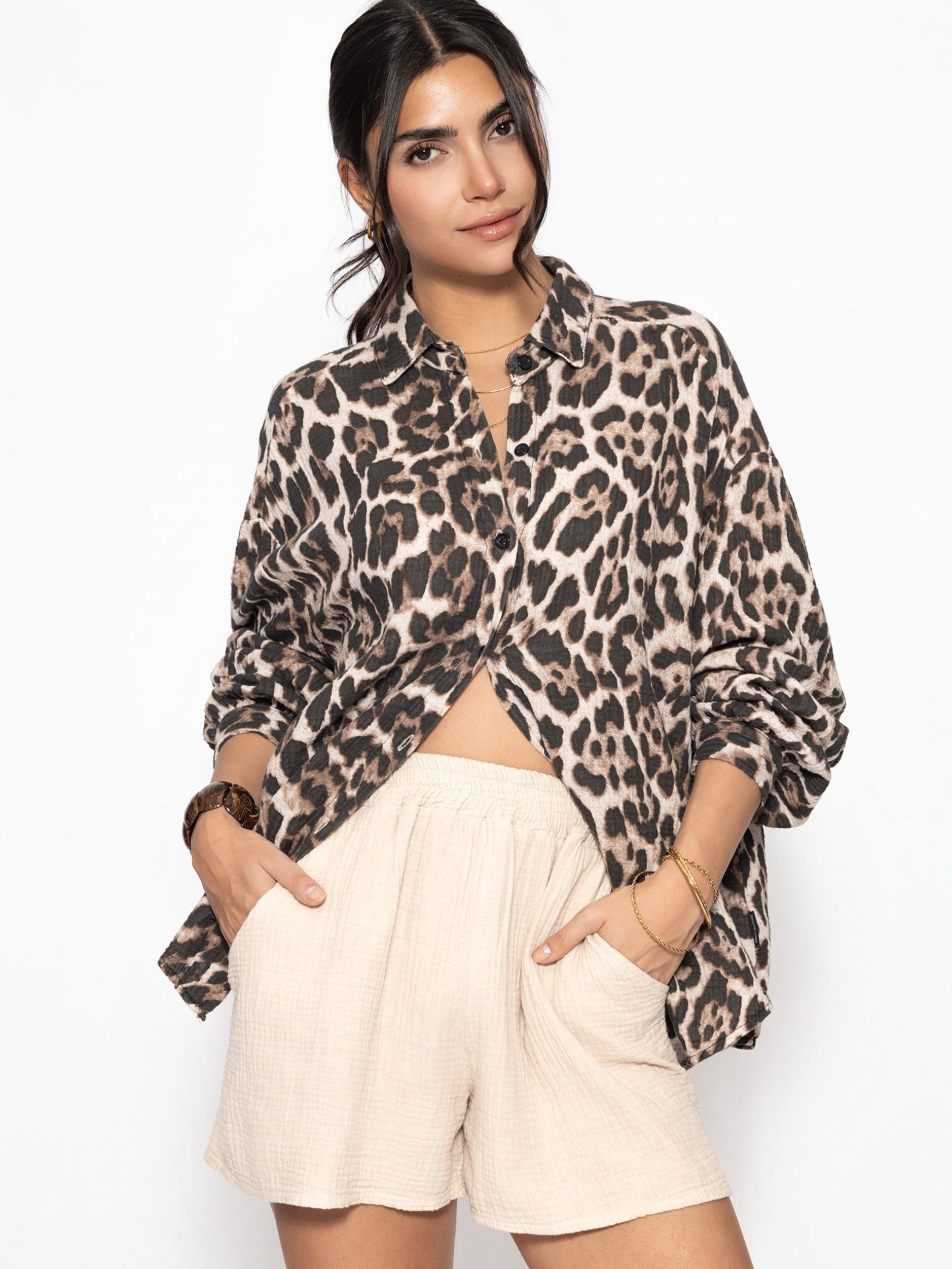 SASSYCLASSY Longbluse Musselin Bluse mit hellen Streifen für Damen Baumwollbluse im Oversized Fit mit Kent Kragen