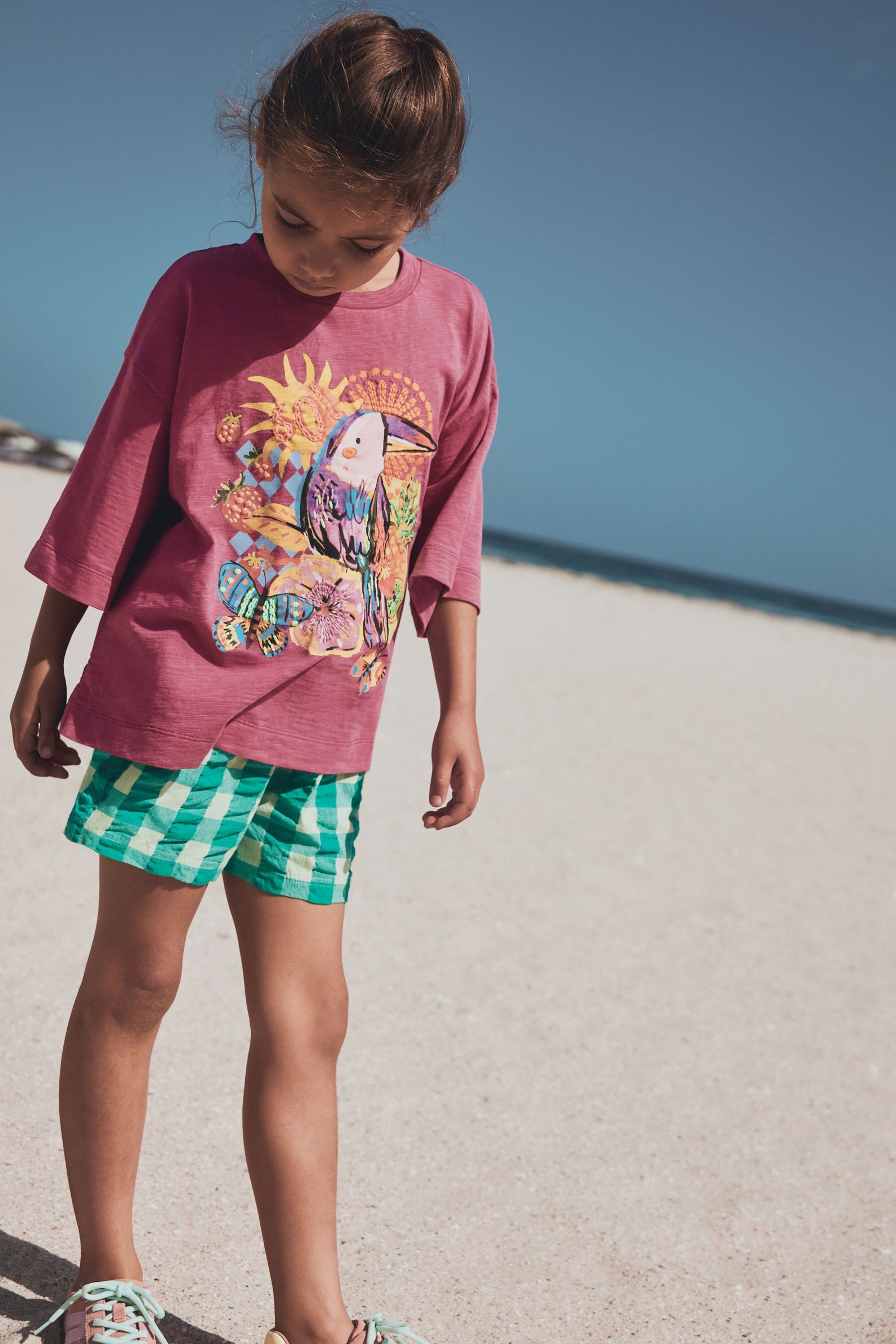 T-Shirt Kastiges Oversized Fit T-Shirt mit Stickerei