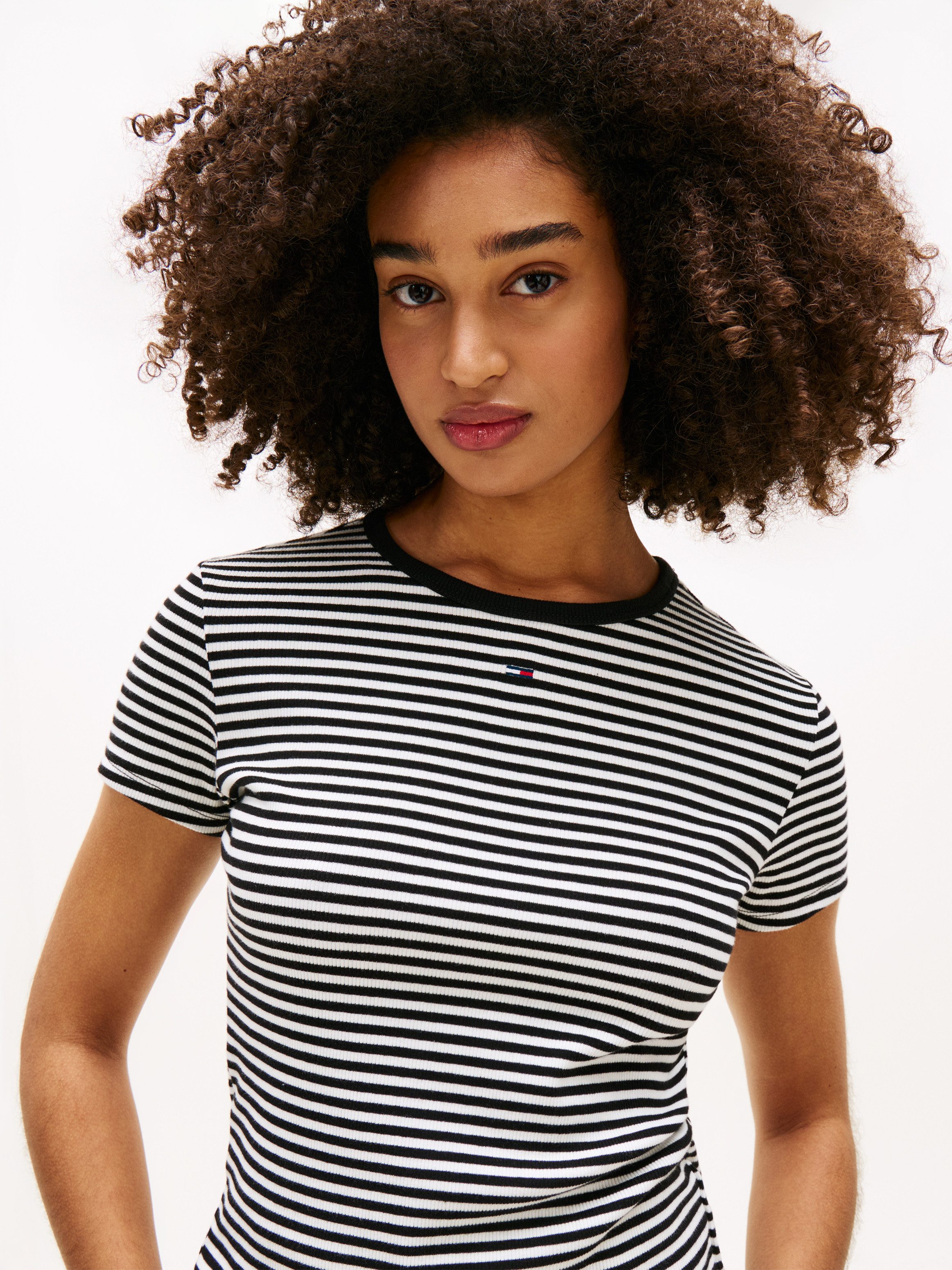 Tommy Jeans Kurzarmshirt TJW ESSENTIAL RIB SHORT SLEEVE EXT Baumwollmischung in gerippter Struktur, Slim Fit