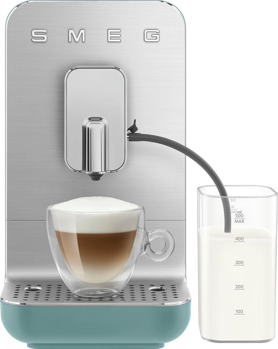 Smeg Kaffeevollautomat BCC13EGMEU, inkl. Milchbehälter