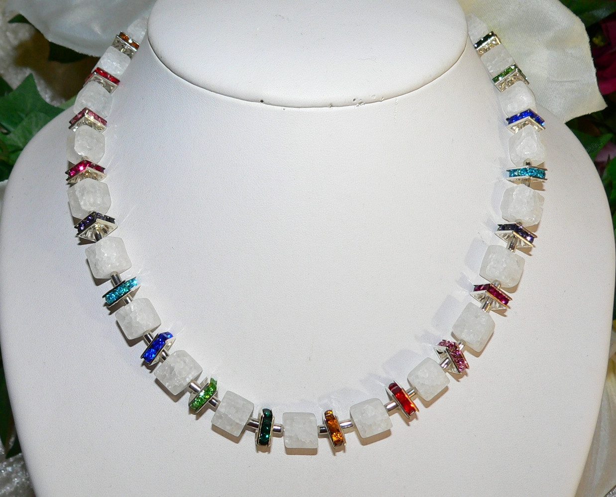 traumschmuck Collier 304o Collier Quarzwürfel weiss Strasselemente bunt mehrfarbig (inkl Schmuckbox), handgefertigt, Made in Germany