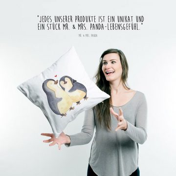 Mr. & Mrs. Panda Dekokissen Pinguin umarmend - Weiß - Geschenk, Kissenhülle, Hochzeitsgeschenk, L