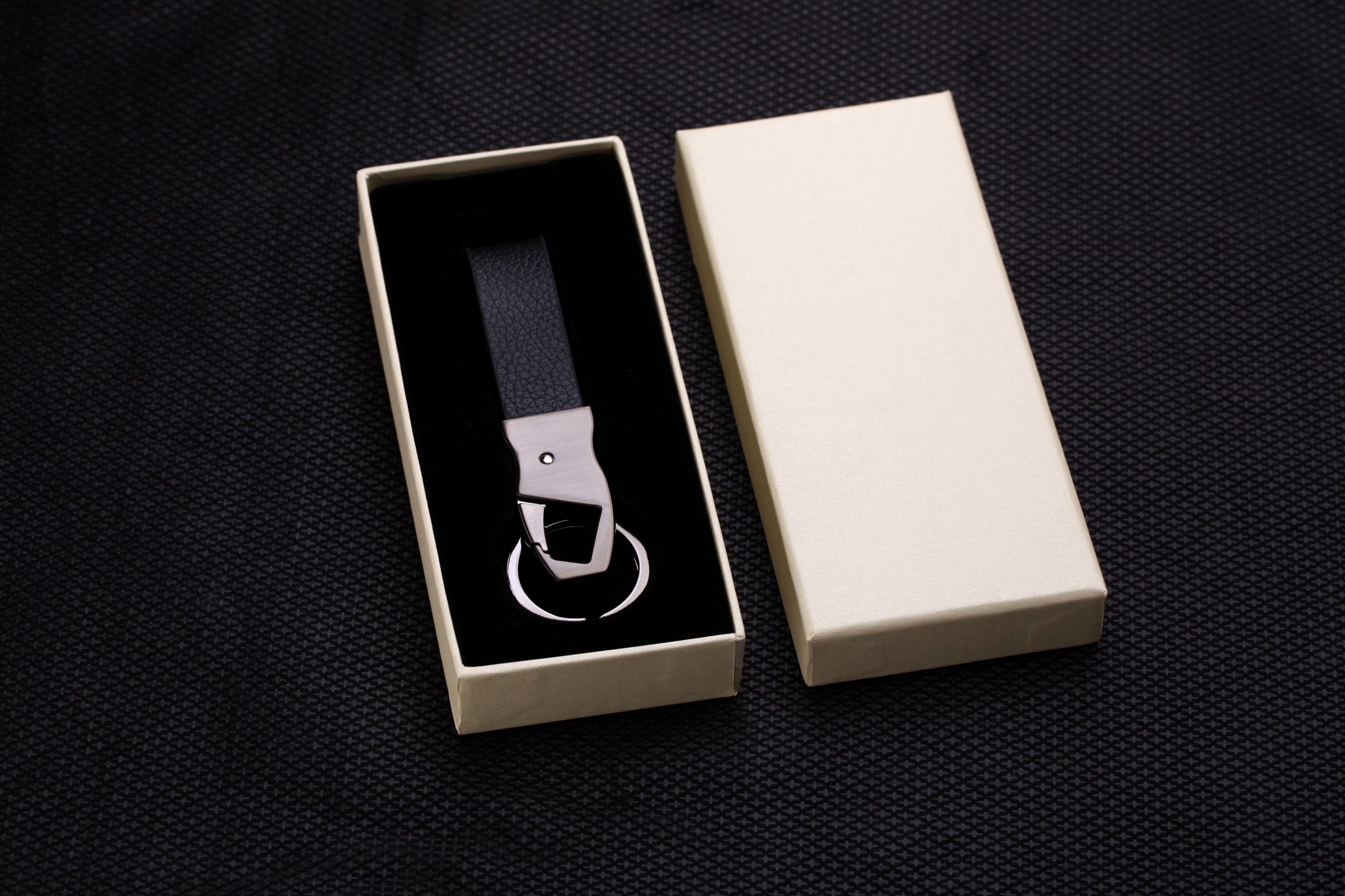 und mit Schwarz Cerbery - Geschenkbox Schlüsselring, aus Schlüsselband Auto Schlüsselhalter Schlüsselanhänger Kunstleder Ringen Schlüsselanhänger Leder Schlüsselbund Geschenk