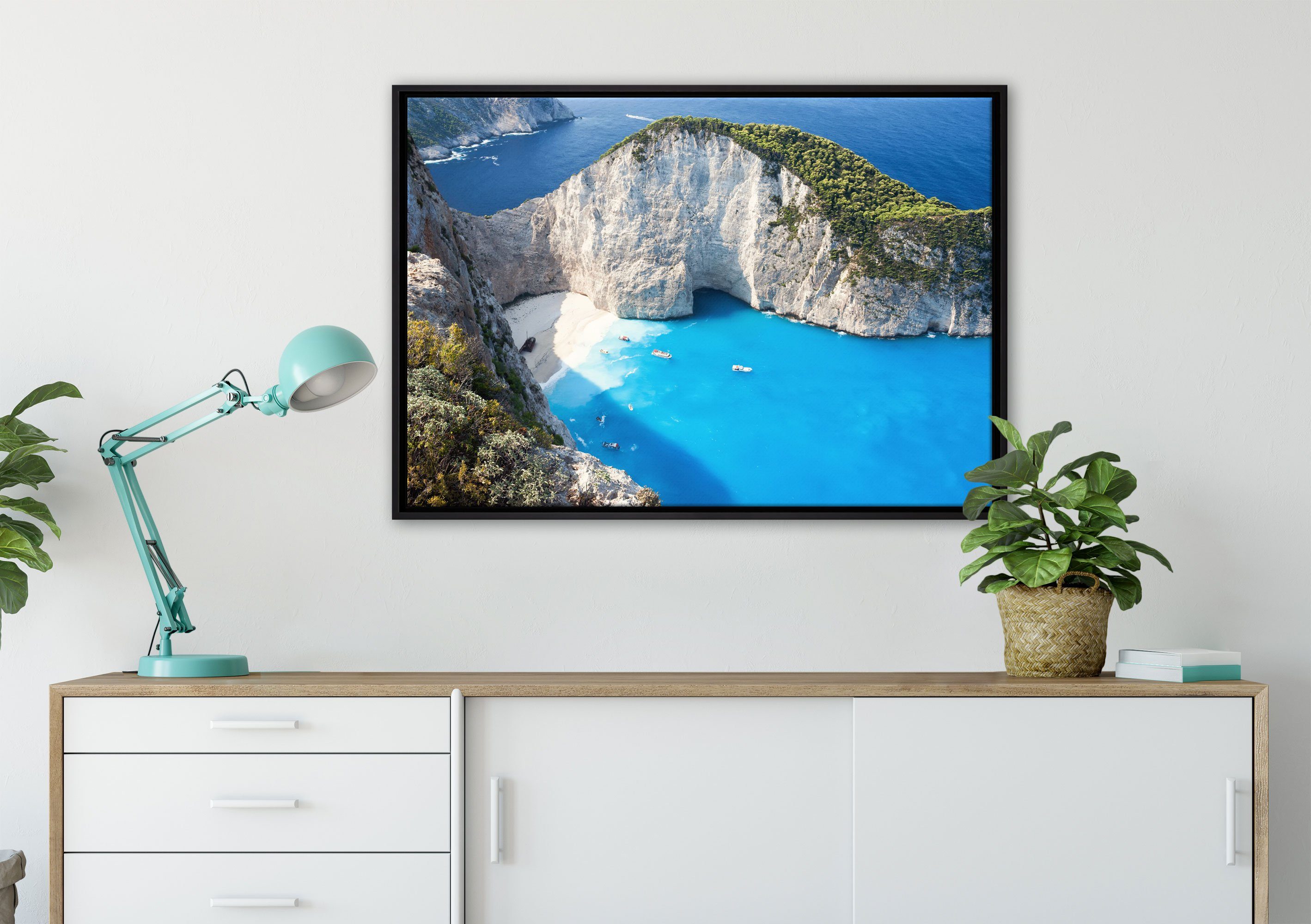 Pixxprint Leinwandbild Zackenaufhänger mit Leinwandbild Schattenfugen-Bilderrahmen einem Sandstrand, Bucht (1 Wanddekoration inkl. gefasst, in St), bespannt, fertig