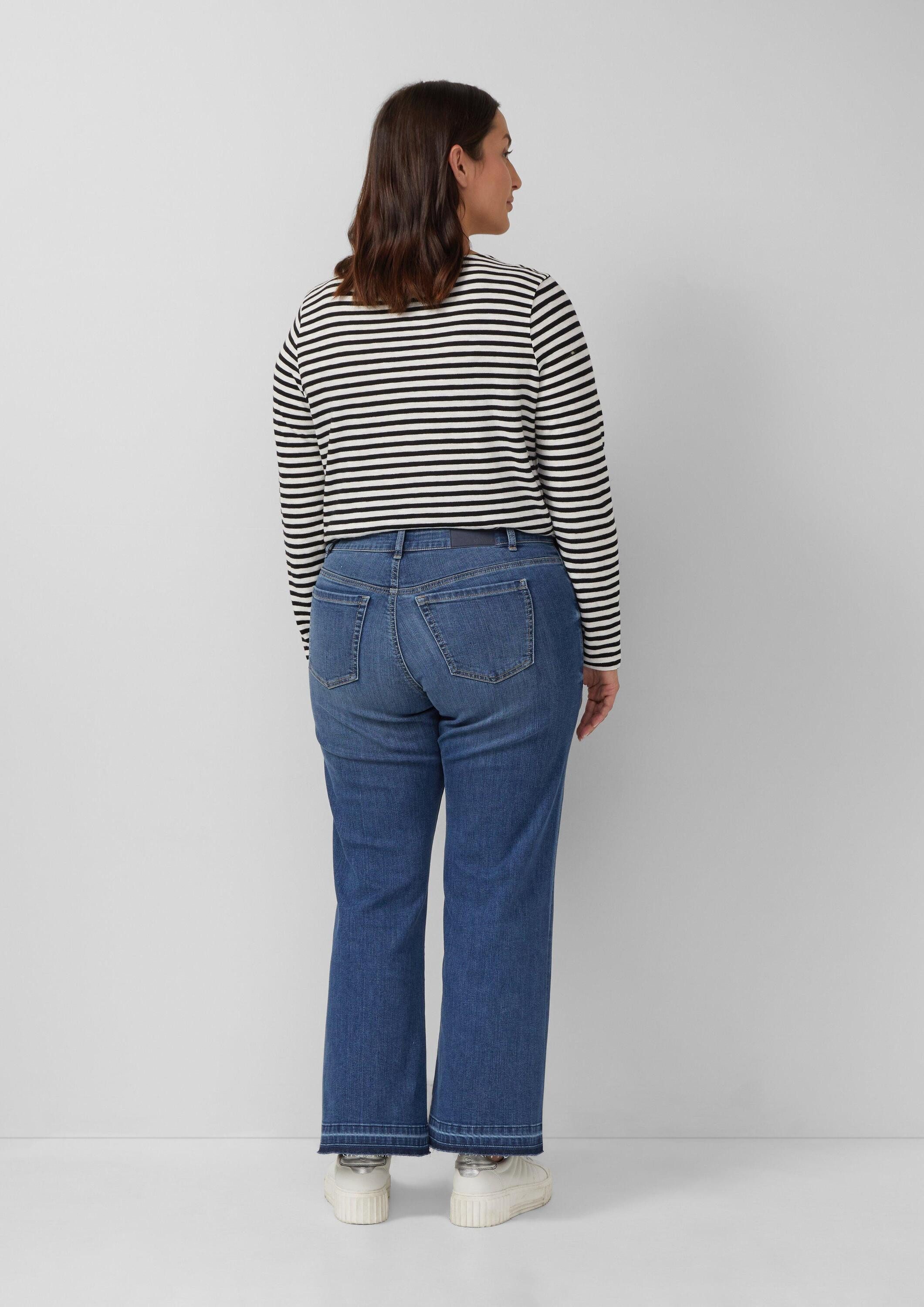 s.Oliver Bootcut-Jeans Jeans-Hose Jeans / Slim Fit / Mid Rise / Flared Leg / offener Saum