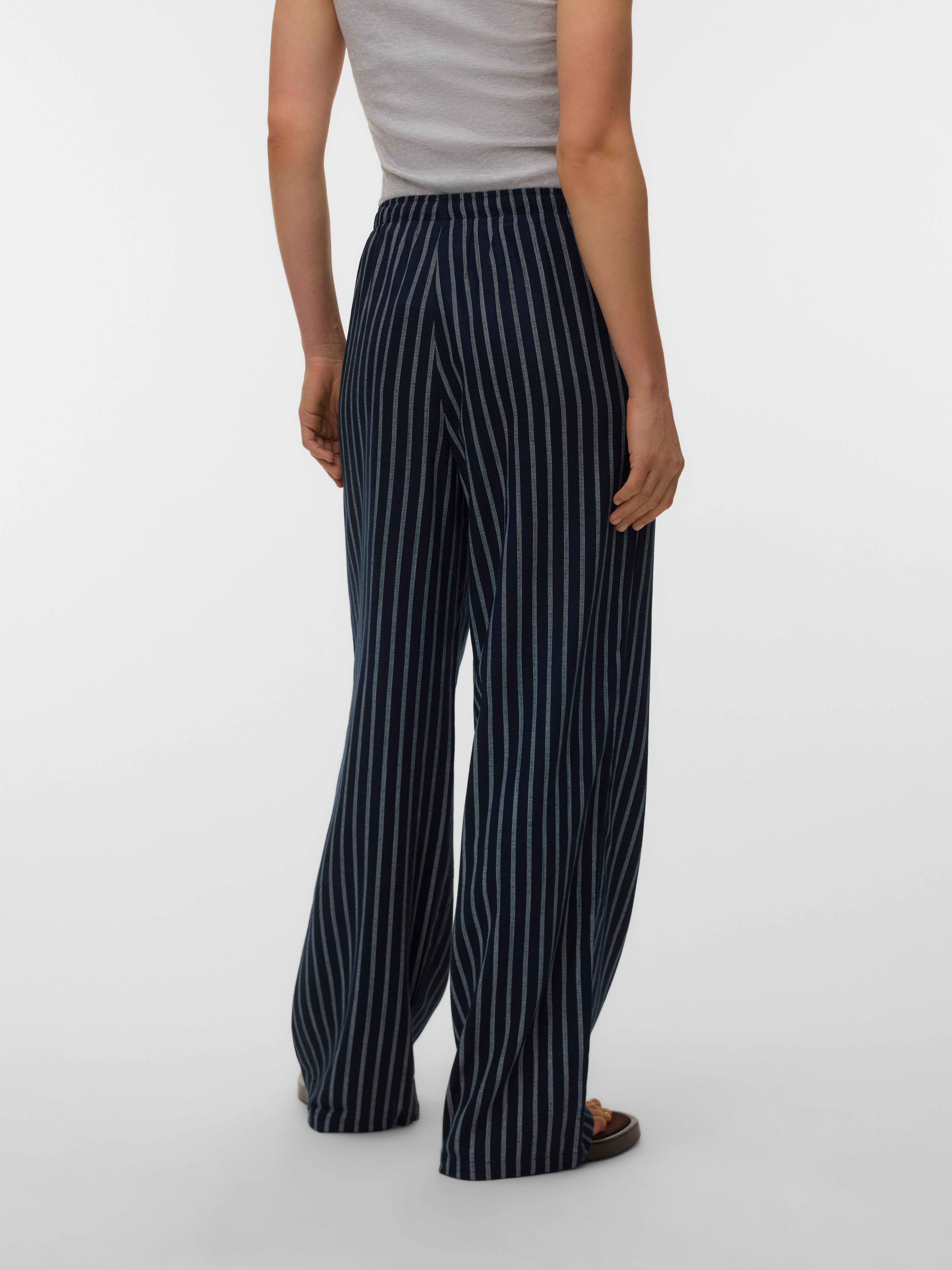 Vero Moda Schlupfhose VMROSIE MW WIDE PANT NOOS Viskosemischung, oversize