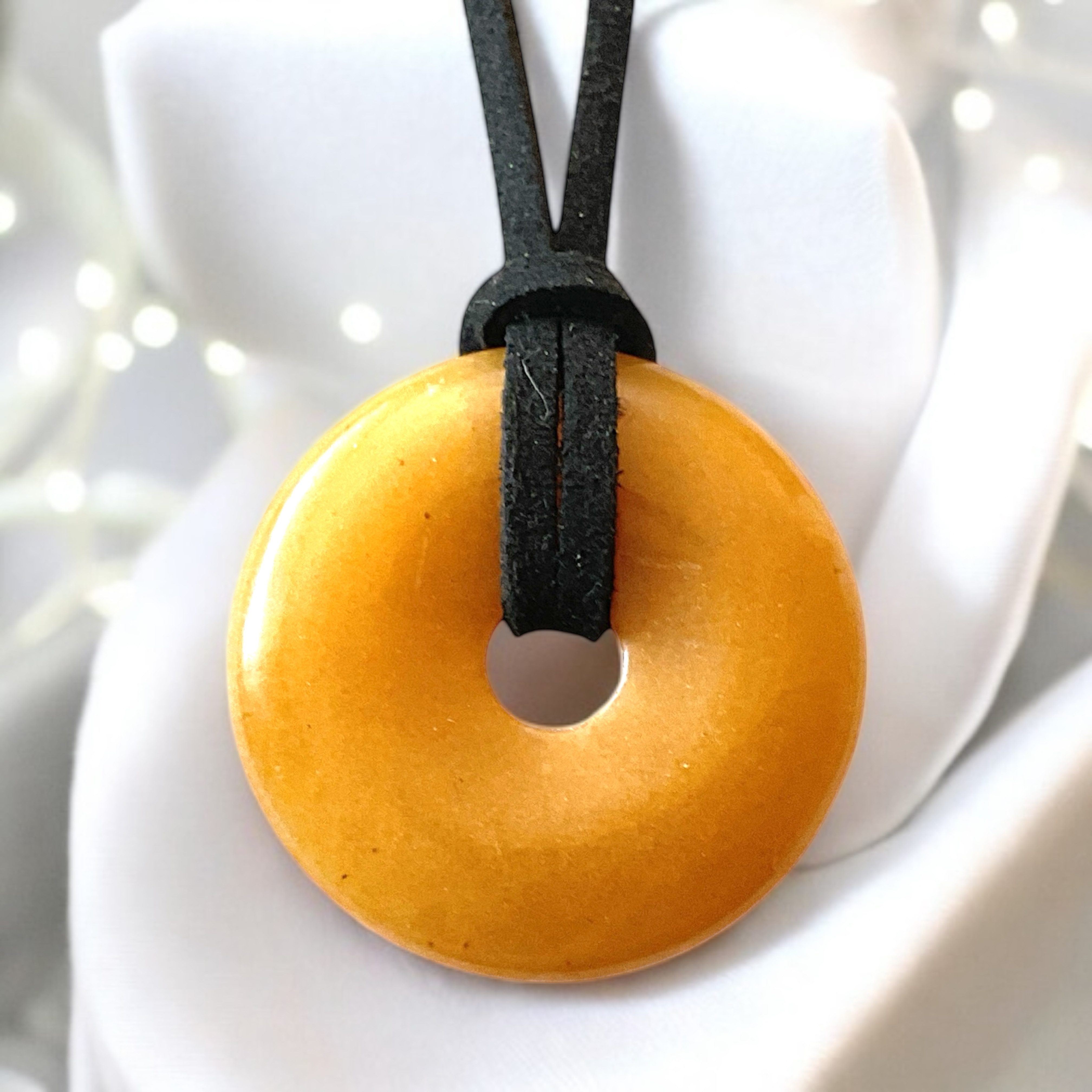 Steinfixx® Lange Kette echter Edelsteindonut 30 mm, incl. Geschenkbox, viele Varianten (incl. Wildlederband 80 cm, Handmade), zusätzlich wahlweise mit Silber- oder Goldspirale