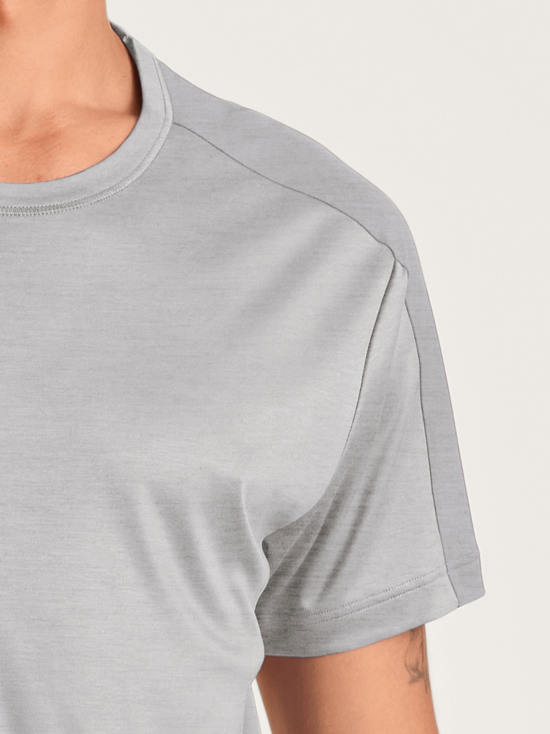 CALIDA Kurzarmshirt DEEPSLEEPWEAR Cooling Herren (1-tlg) Rundhalsausschnitt, thermoregulierend, kühlend und luftig